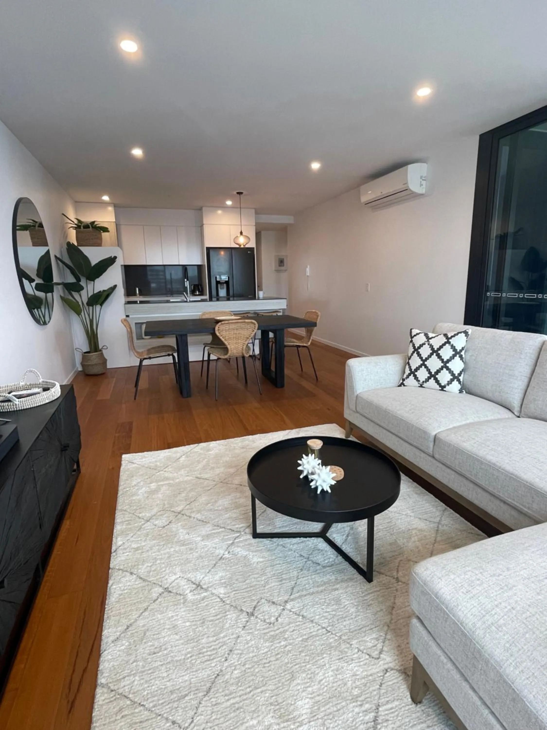 TV and multimedia in Boardwalk Burleigh Beach Best Location