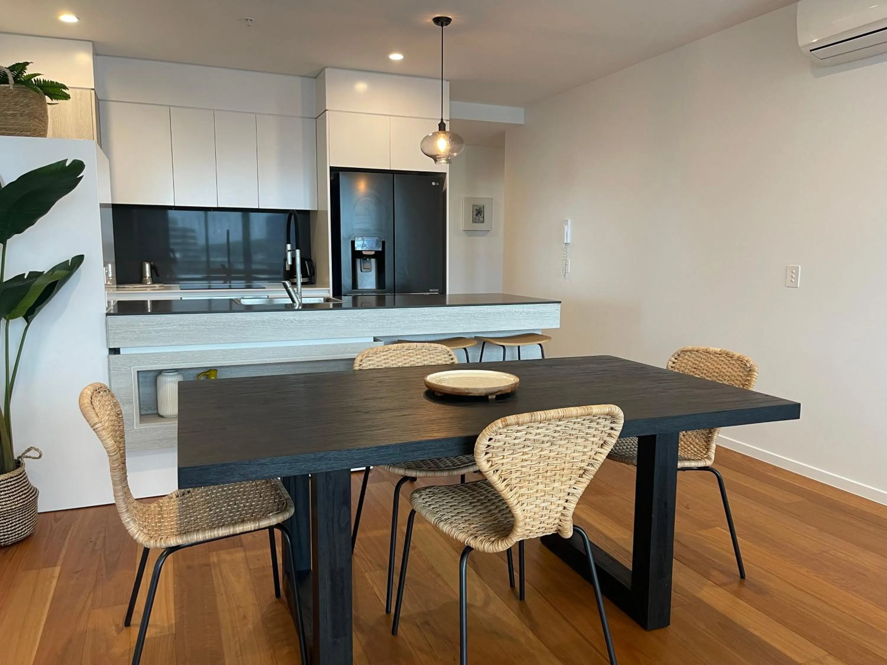 Kitchen or kitchenette in Boardwalk Burleigh Beach Best Location