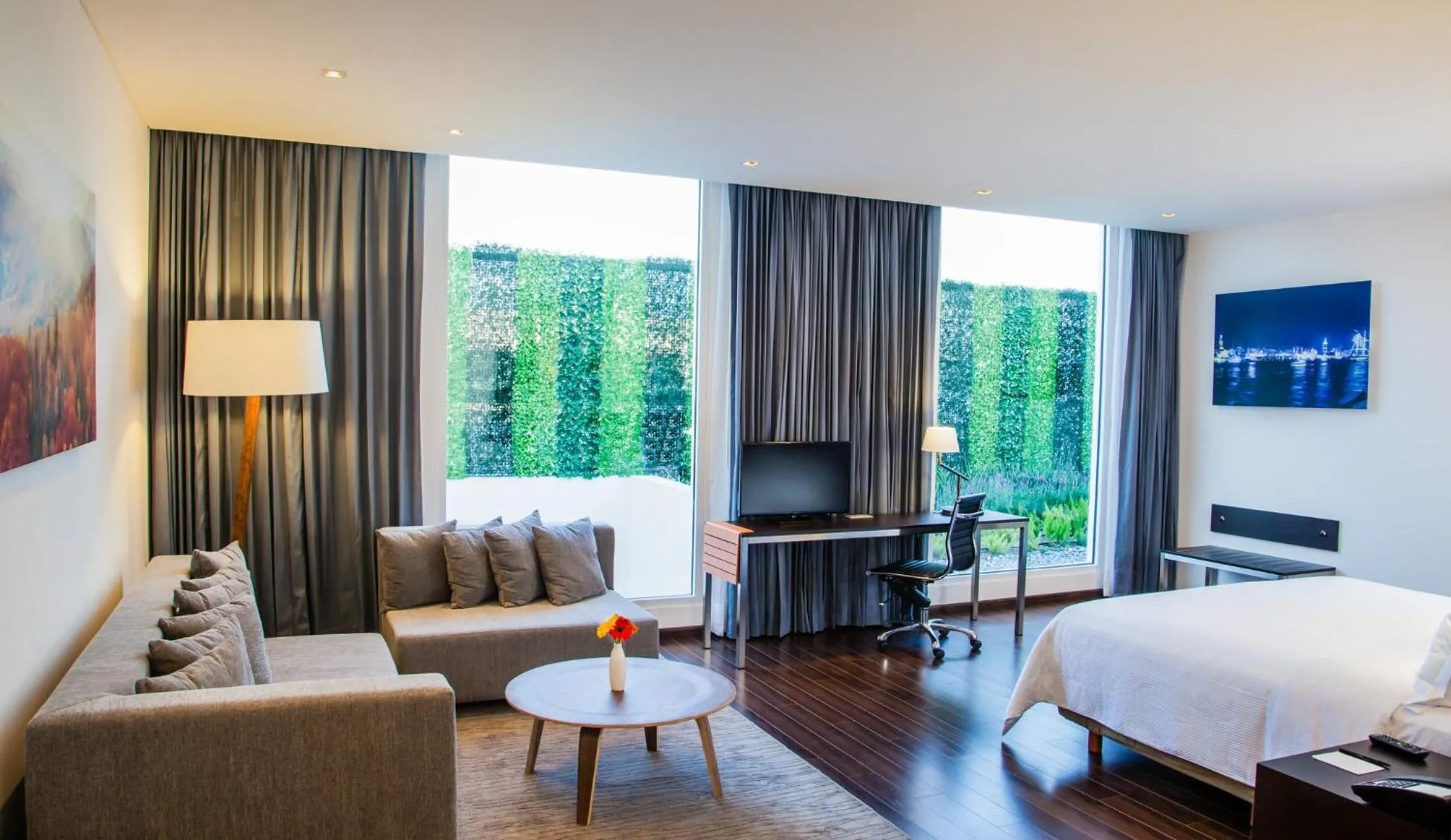 Photo of the whole room, Bed in Fiesta Inn Plaza Central Aeropuerto