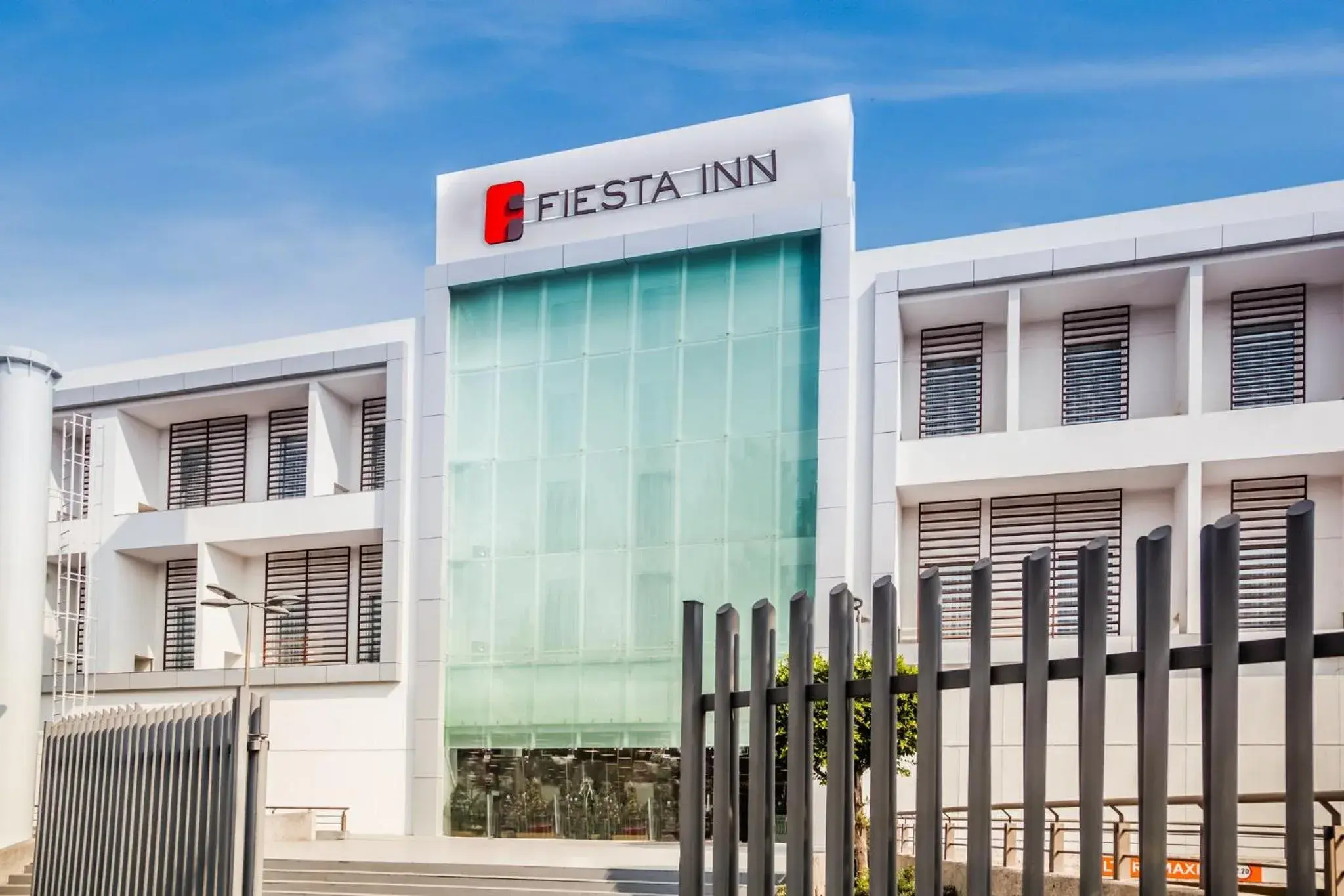Property building in Fiesta Inn Plaza Central Aeropuerto Property building in Fiesta Inn Plaza Central Aeropuerto