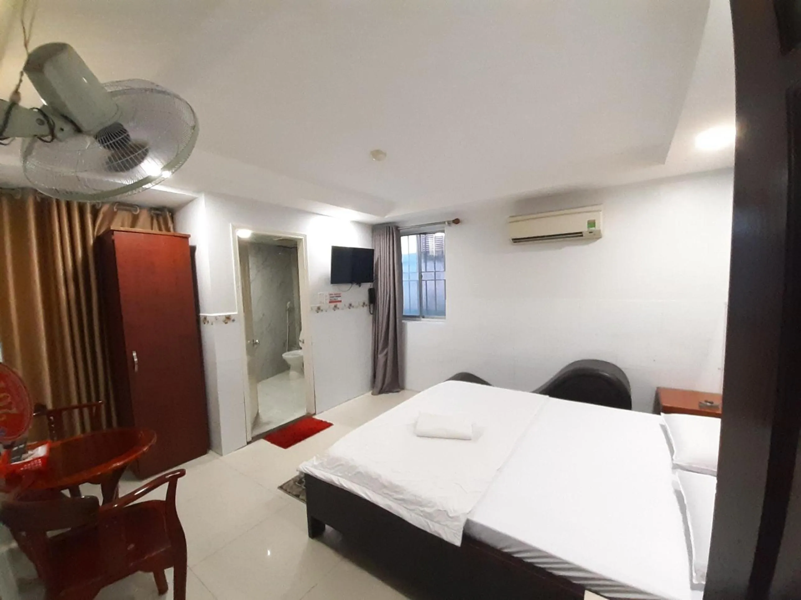 Bedroom in OYO 1226 Hoang Gia Hotel