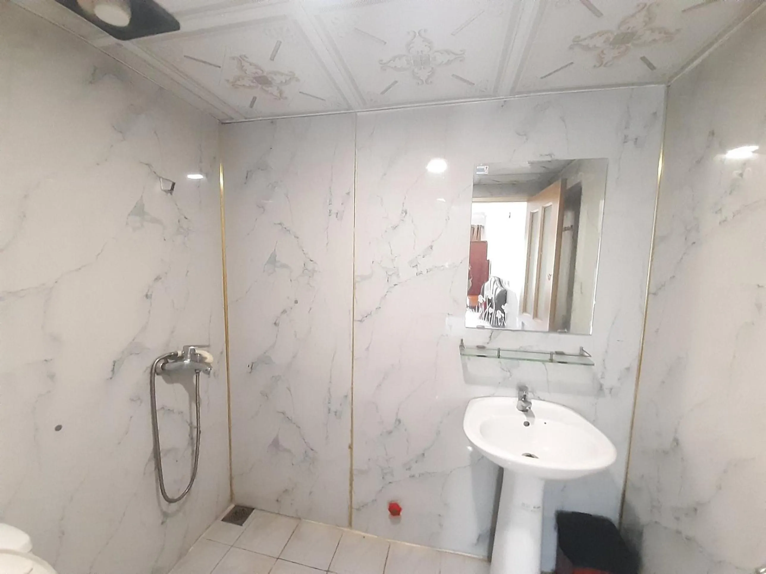 Bathroom in OYO 1226 Hoang Gia Hotel