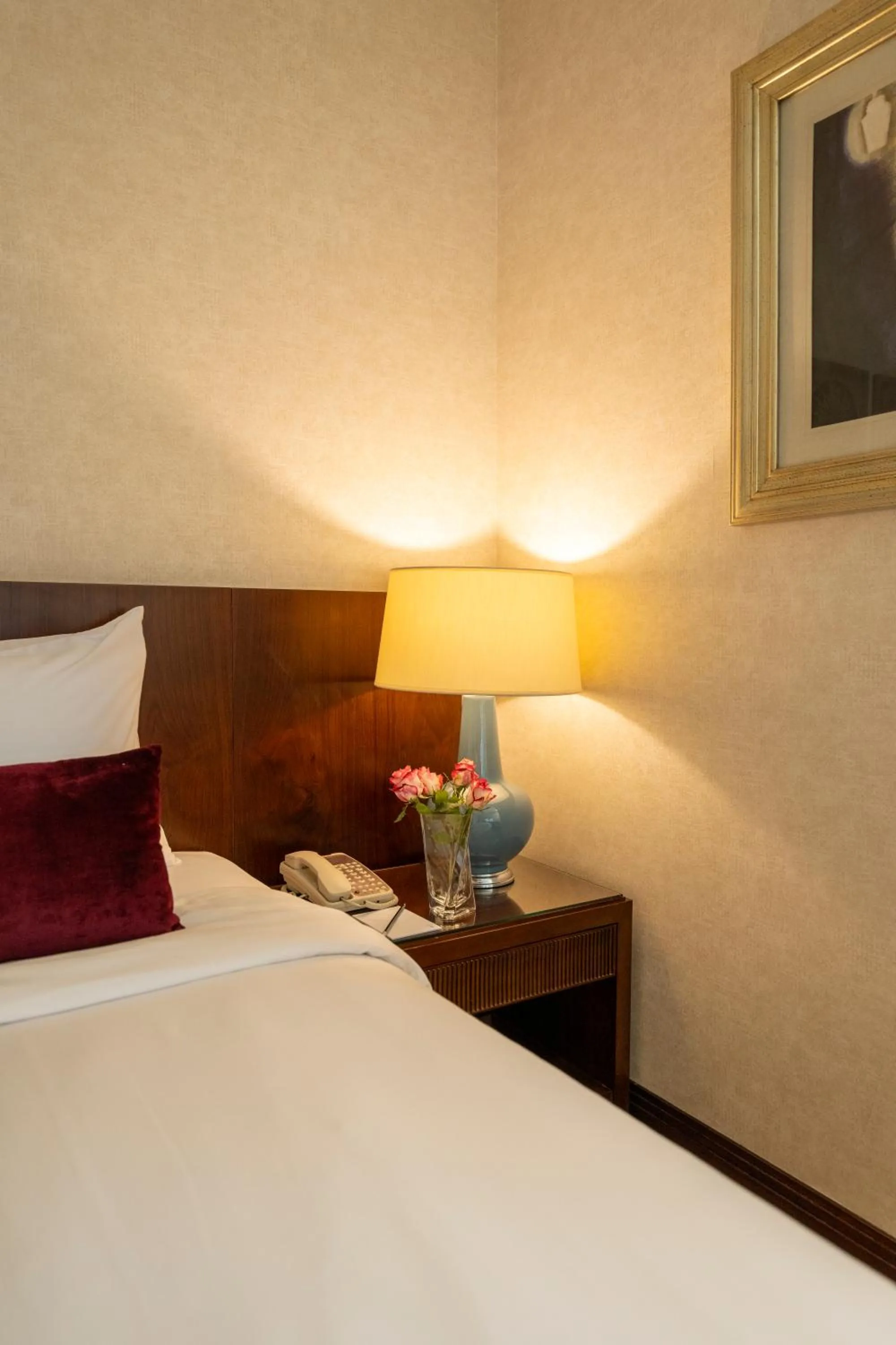 Bed in SAJA By Warwick Makkah Hotel