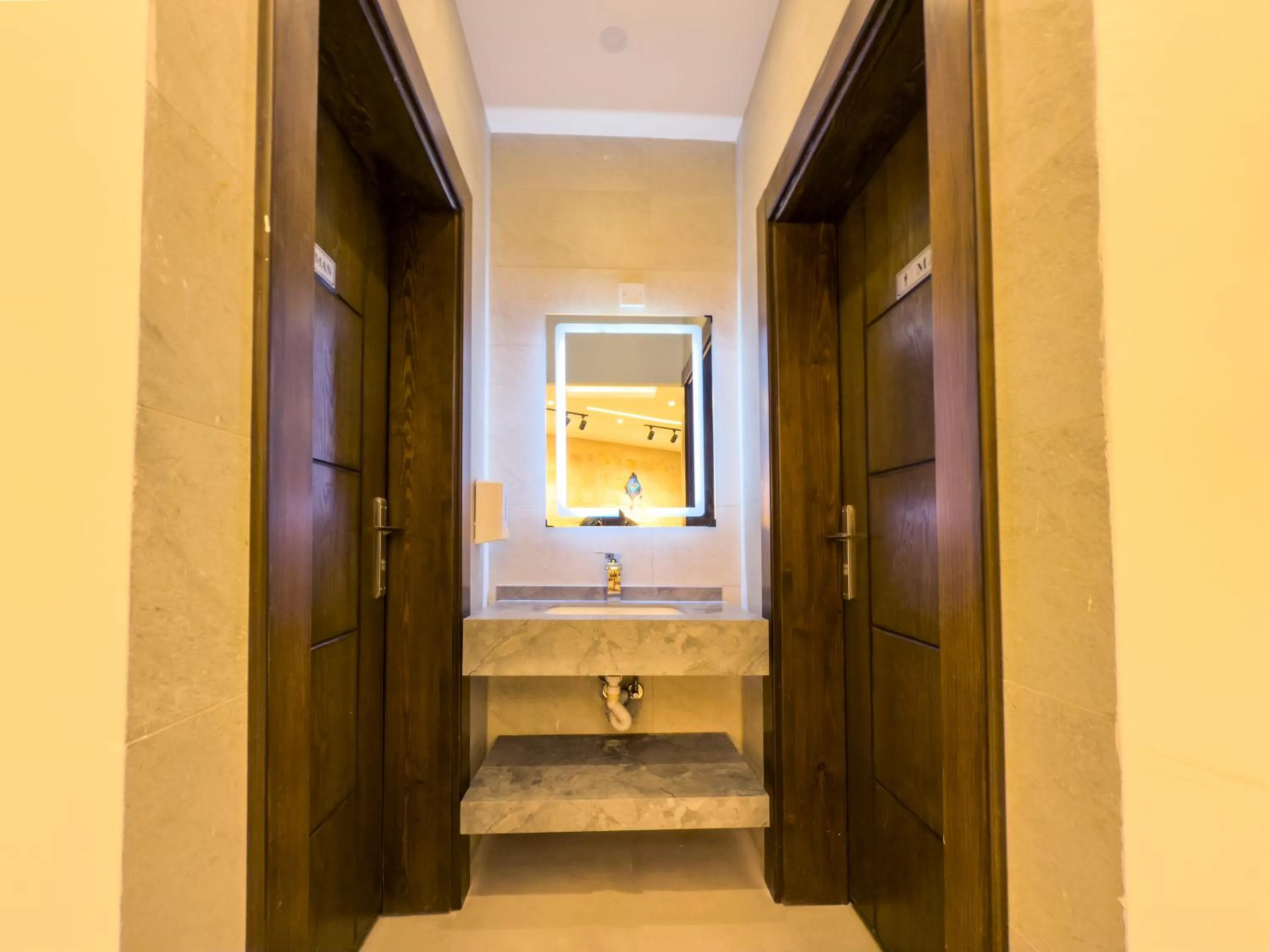 Restaurant/places to eat in Petra Karam Hotel