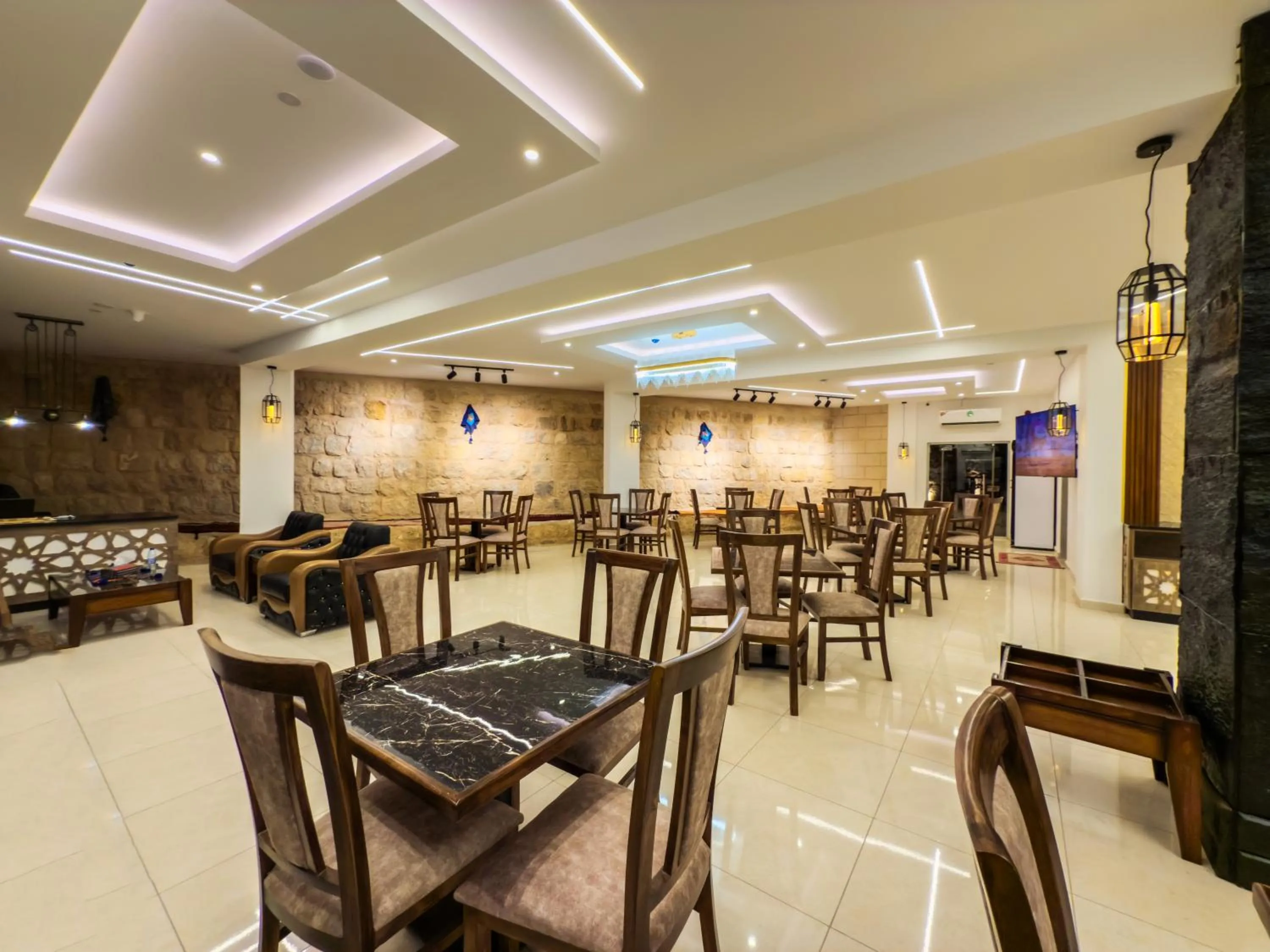 Restaurant/places to eat in Petra Karam Hotel
