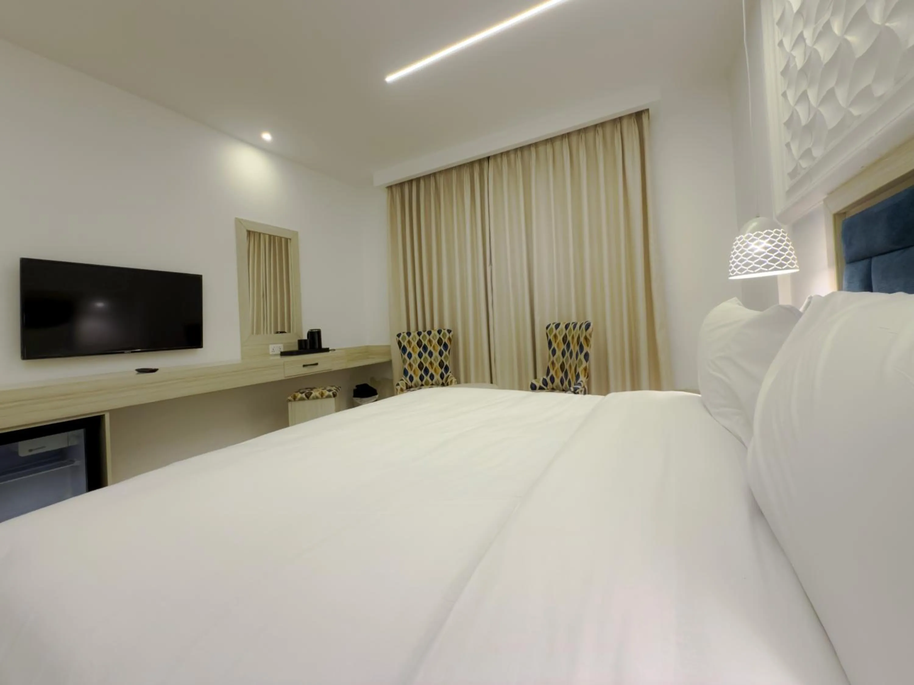 Guests, Bed in Petra Karam Hotel