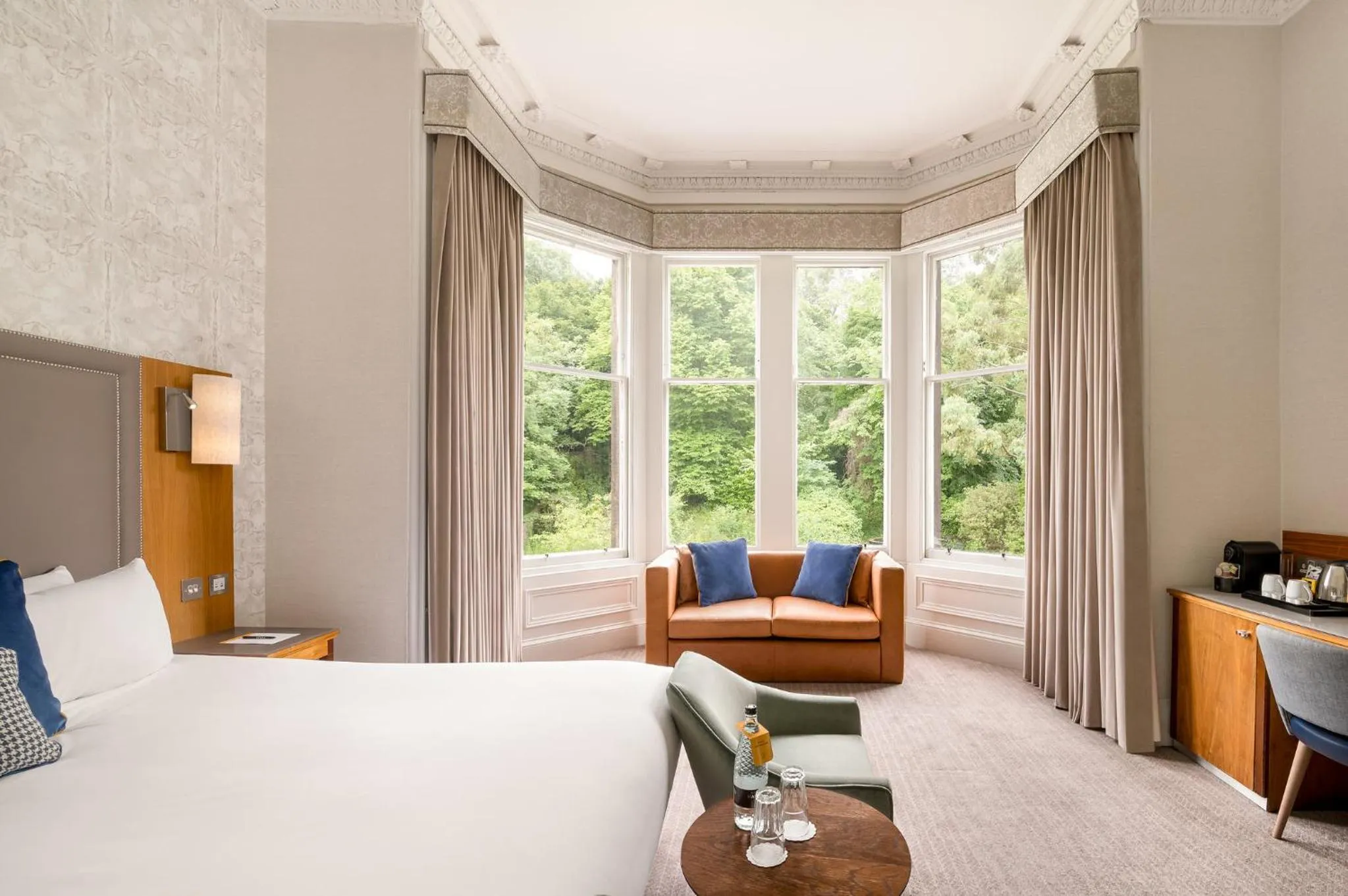 Photo of the whole room, Bed in voco Edinburgh - Royal Terrace by IHG