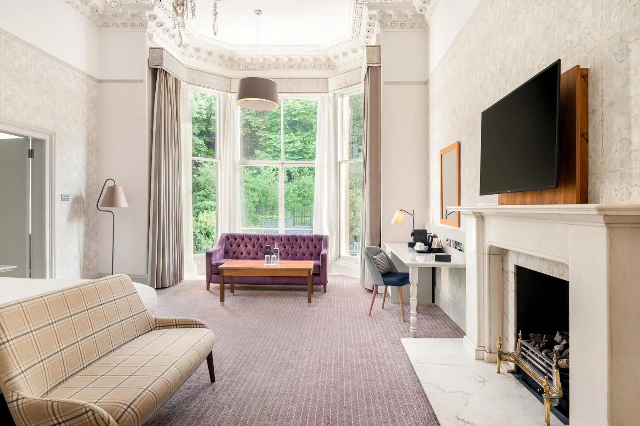 Photo of the whole room in voco Edinburgh - Royal Terrace by IHG
