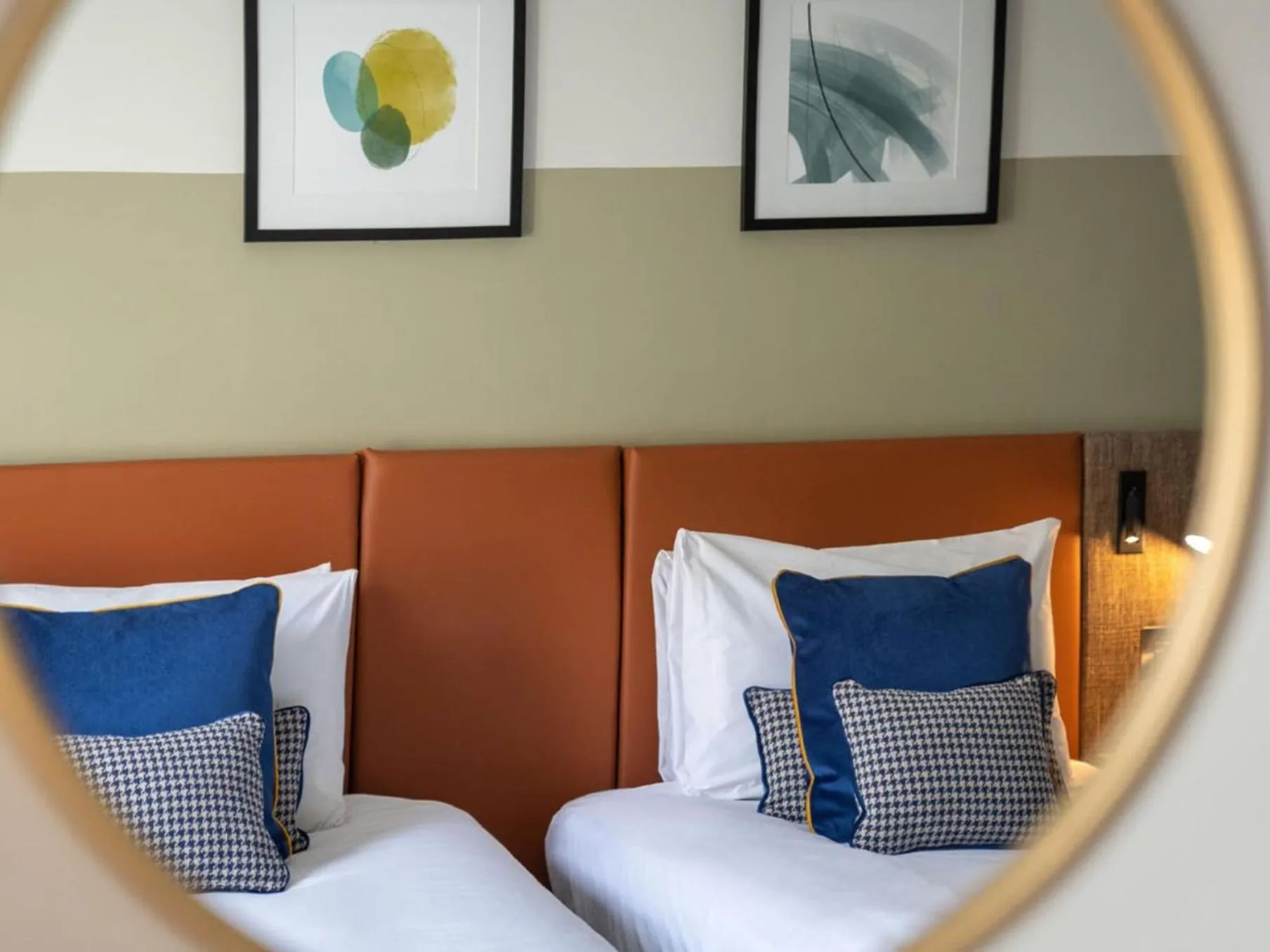 Photo of the whole room, Bed in voco Edinburgh - Royal Terrace by IHG