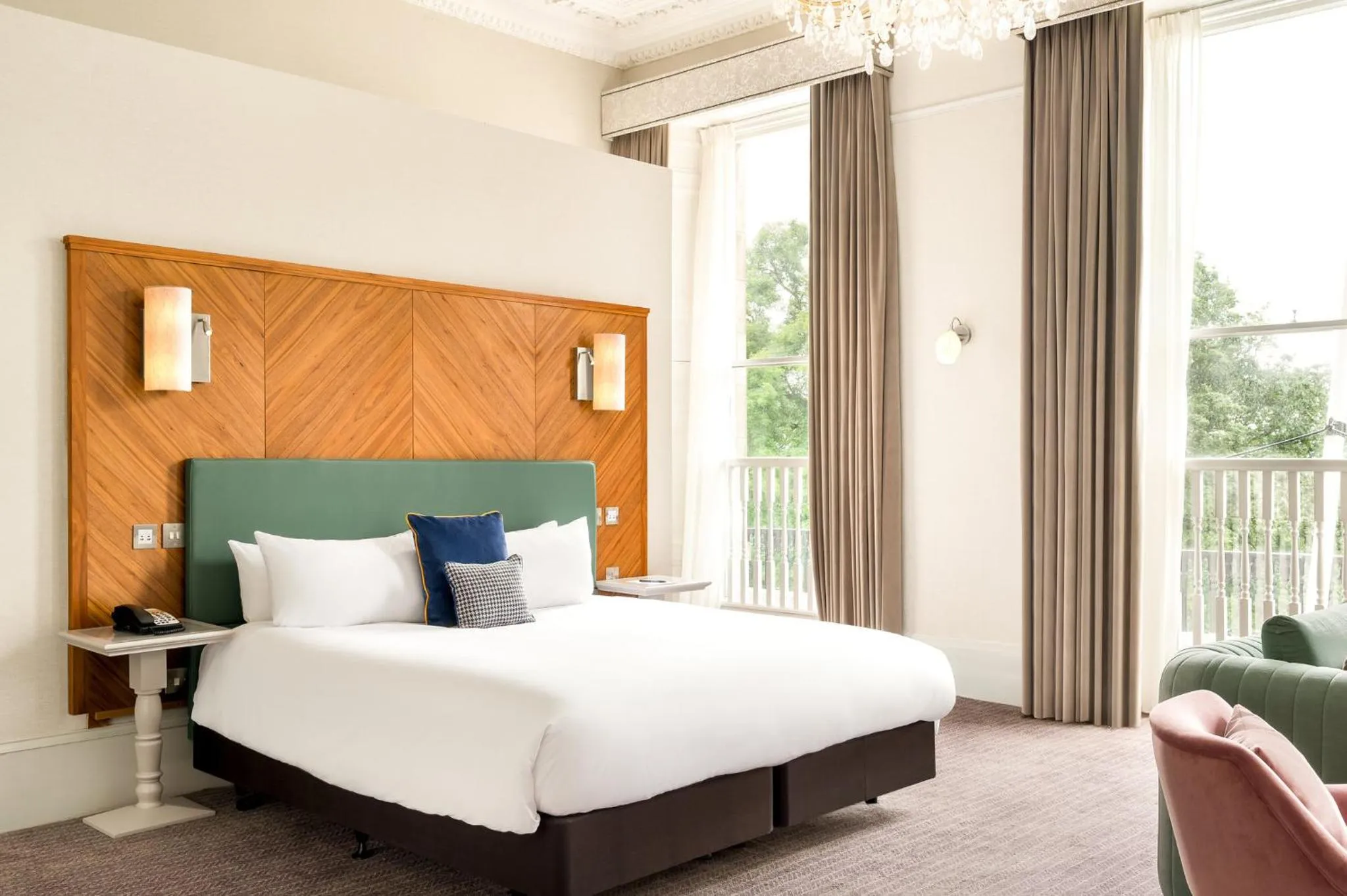 Photo of the whole room, Bed in voco Edinburgh - Royal Terrace by IHG