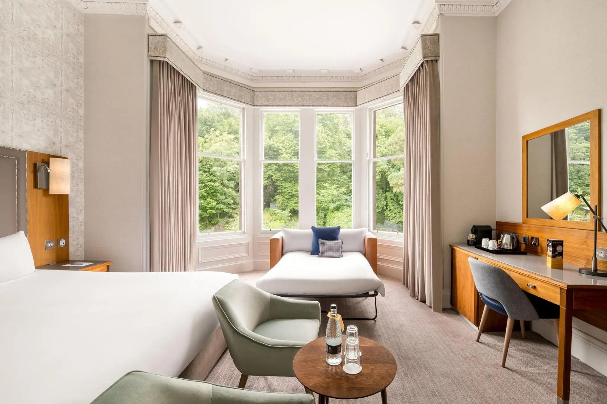 Photo of the whole room, Bed in voco Edinburgh - Royal Terrace by IHG