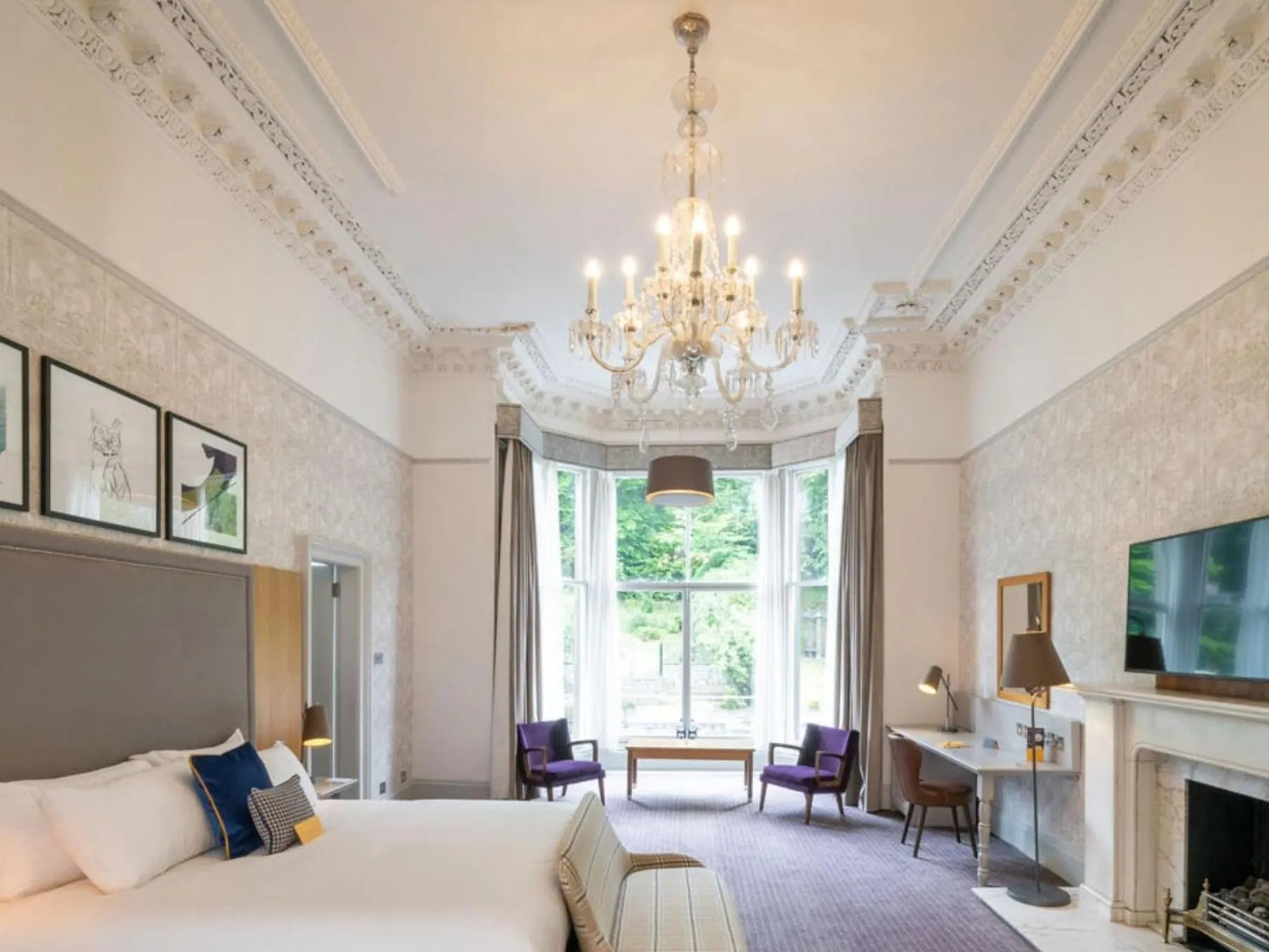 Photo of the whole room, Bed in voco Edinburgh - Royal Terrace by IHG