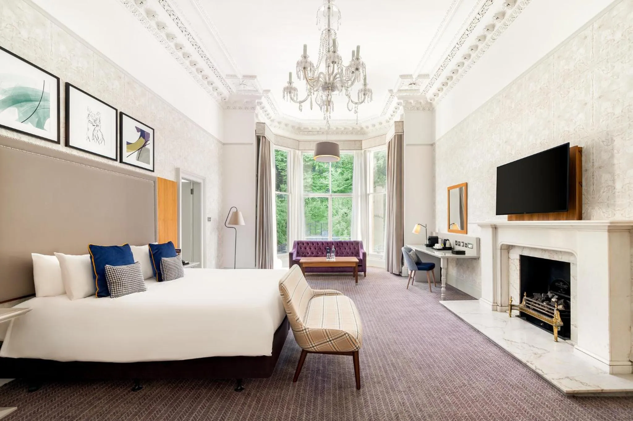 Photo of the whole room in voco Edinburgh - Royal Terrace by IHG