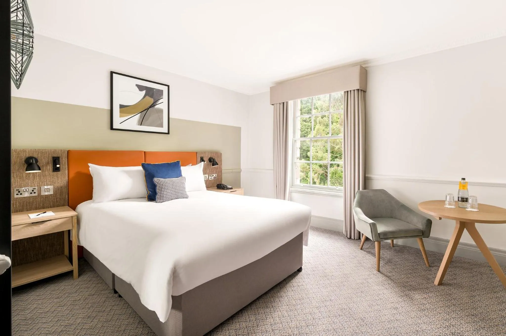 Photo of the whole room, Bed in voco Edinburgh - Royal Terrace by IHG