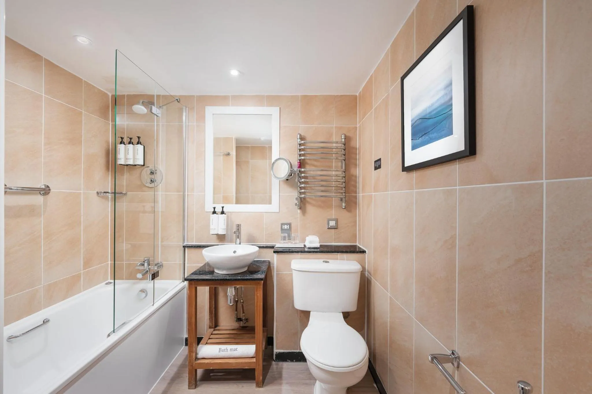 Photo of the whole room in voco Edinburgh - Royal Terrace by IHG