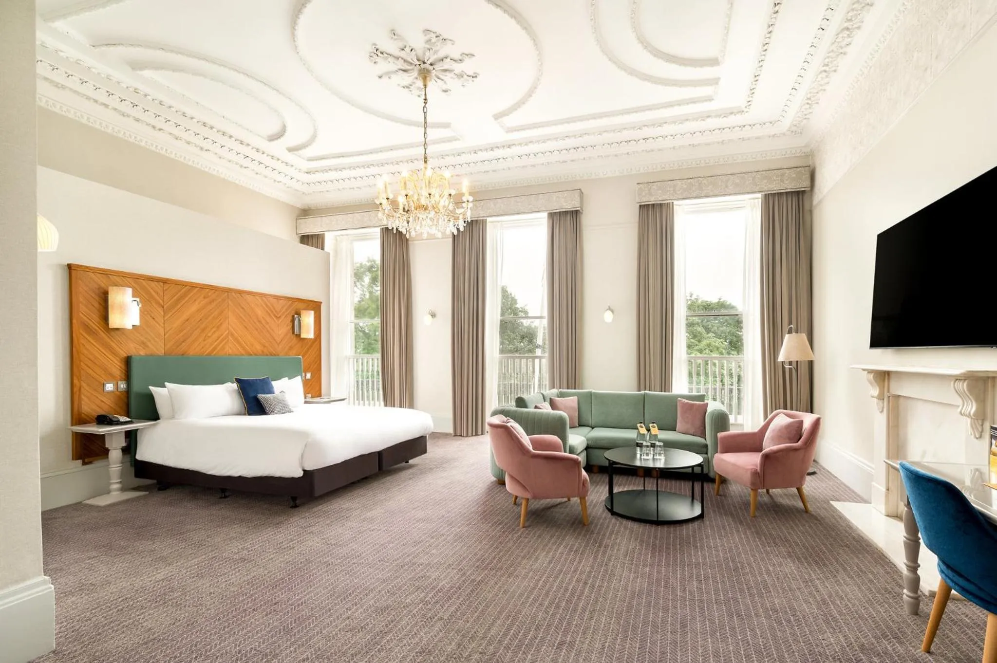 Photo of the whole room, Bed in voco Edinburgh - Royal Terrace by IHG