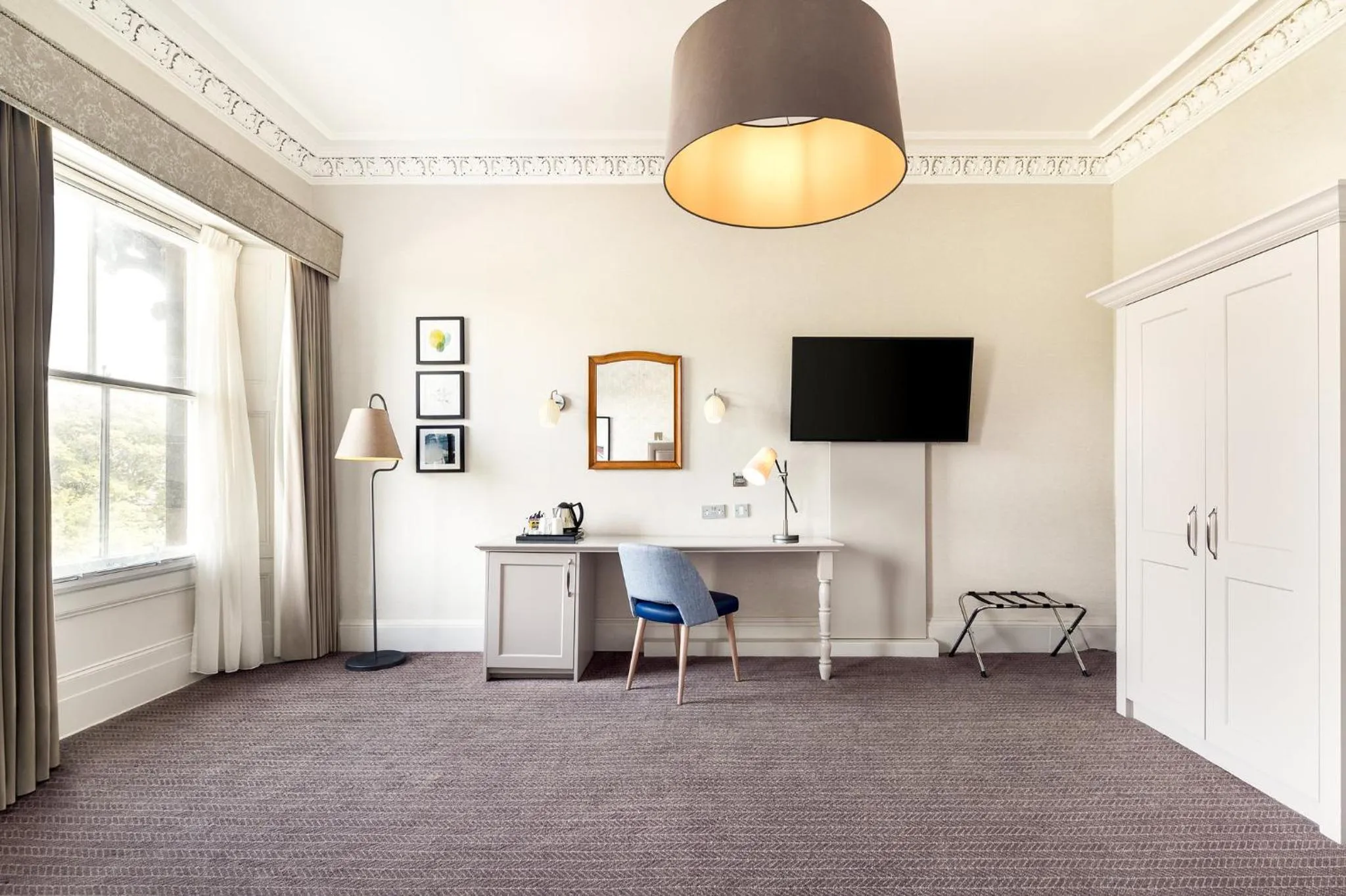 Photo of the whole room in voco Edinburgh - Royal Terrace by IHG