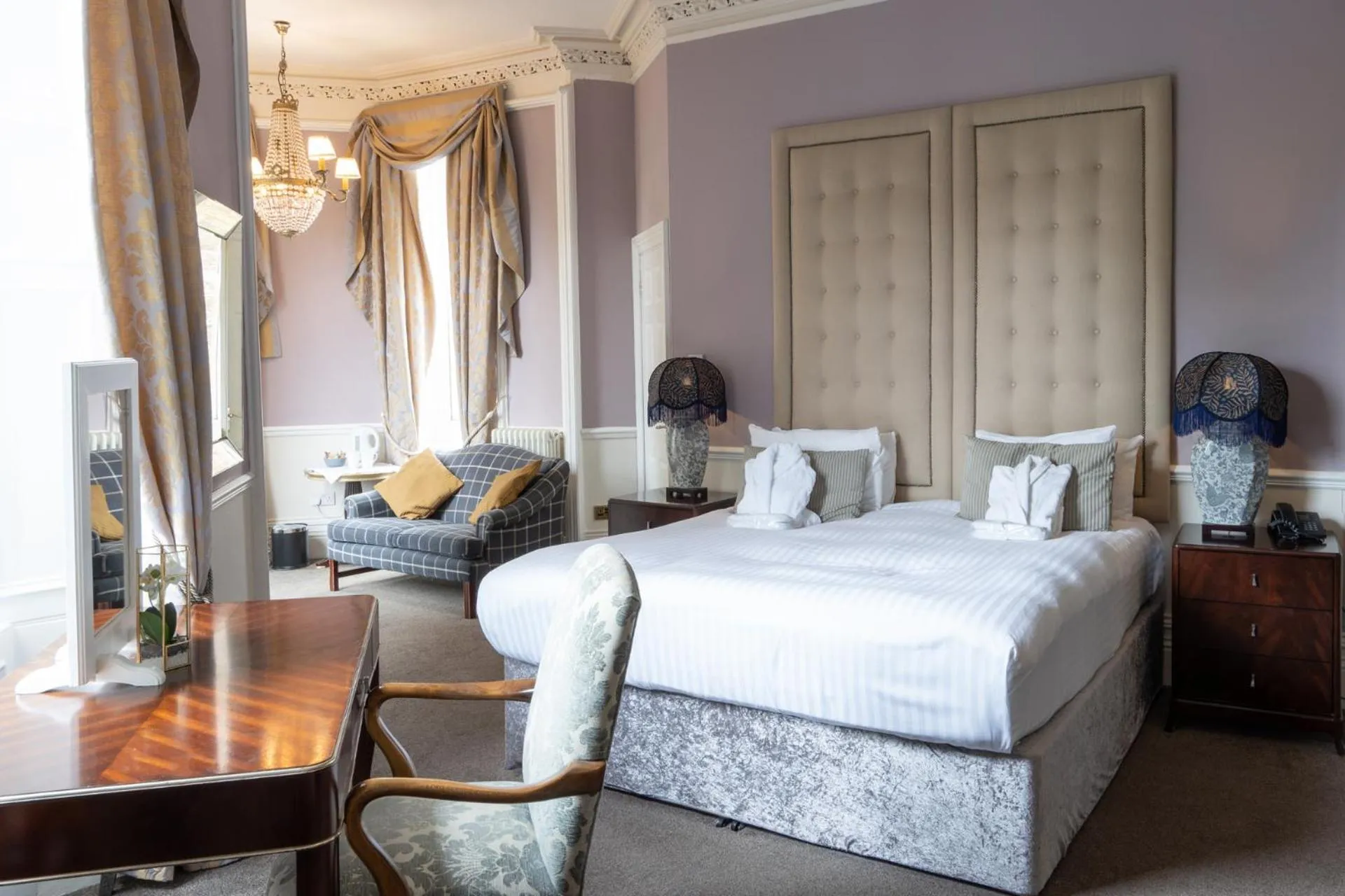 Bed in Hollin House Hotel