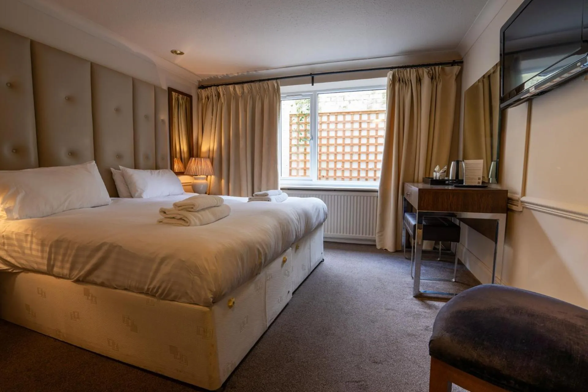 Bedroom, Bed in Hollin House Hotel