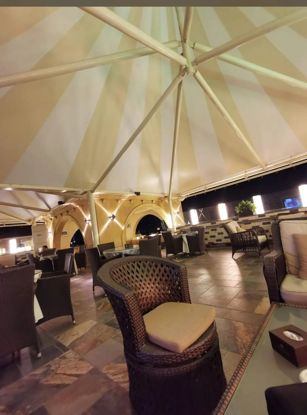 Restaurant/places to eat in Verta Quraish Hotel Jeddah
