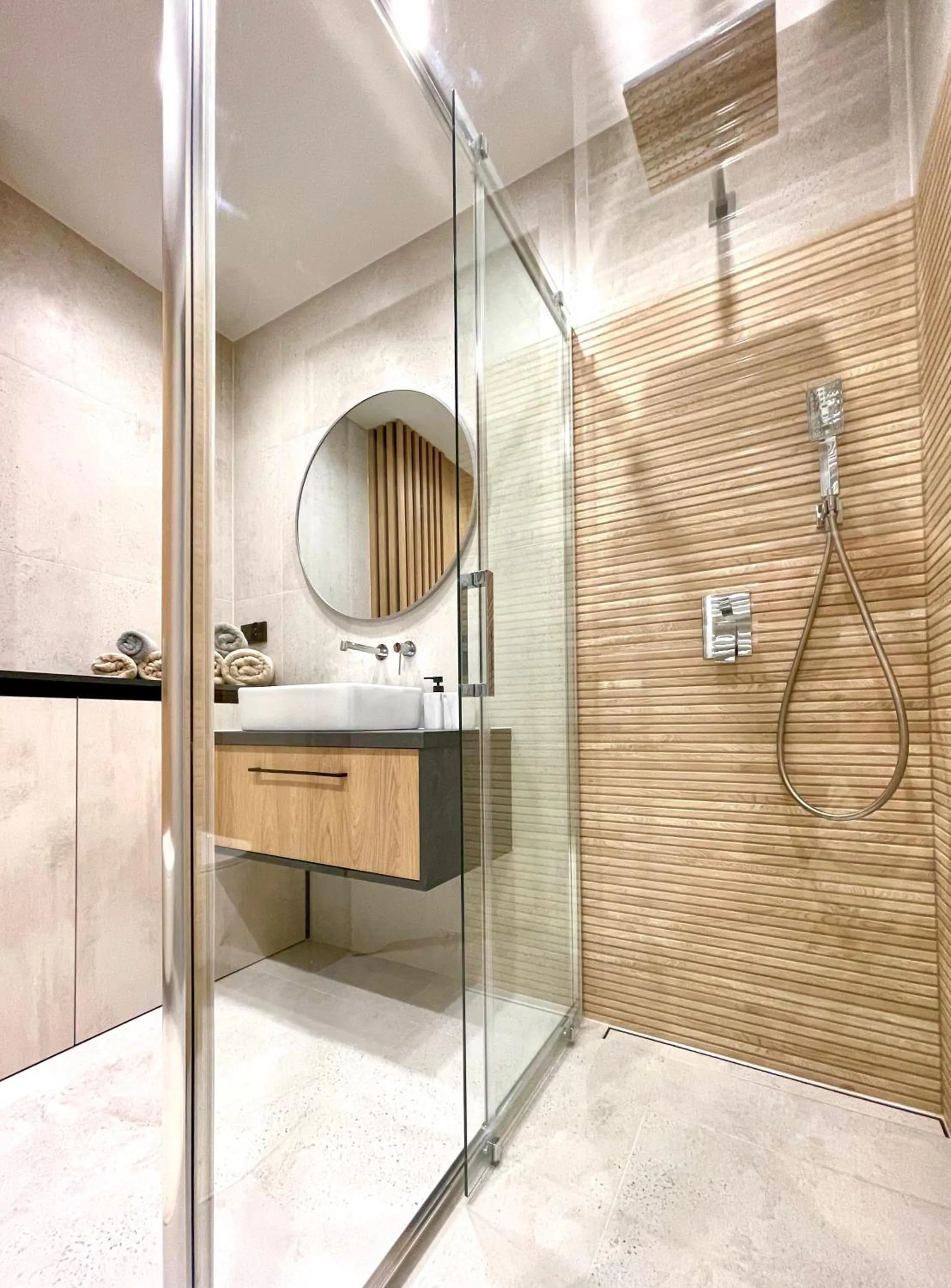 Shower in Apartament Bajeczny nad jeziorem Drwęckiem ROYAL APARTS OSTRÓDA