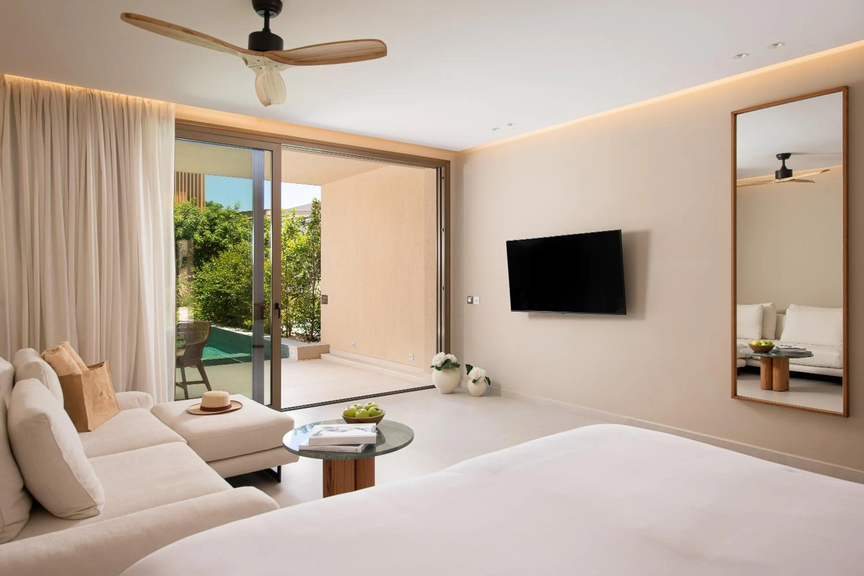 Photo of the whole room, Bed in Royal Pearl Island Chios Hotel and Spa