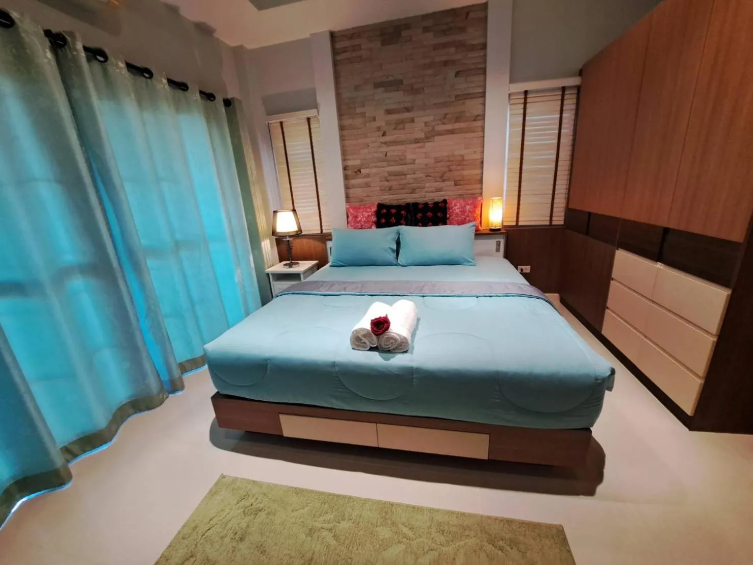 Bed in Jacuzzi Pool Villa