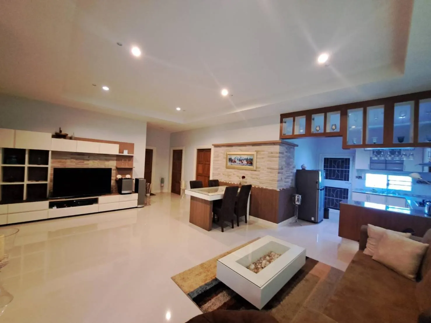 Communal lounge/ TV room in Jacuzzi Pool Villa