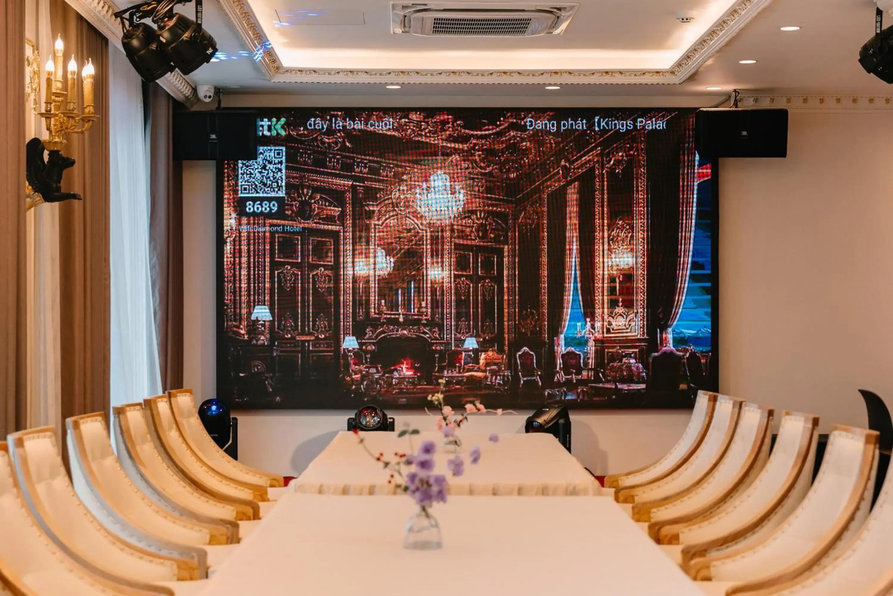 Restaurant/places to eat in Diamond Hotel Restaurant/places to eat in Diamond Hotel