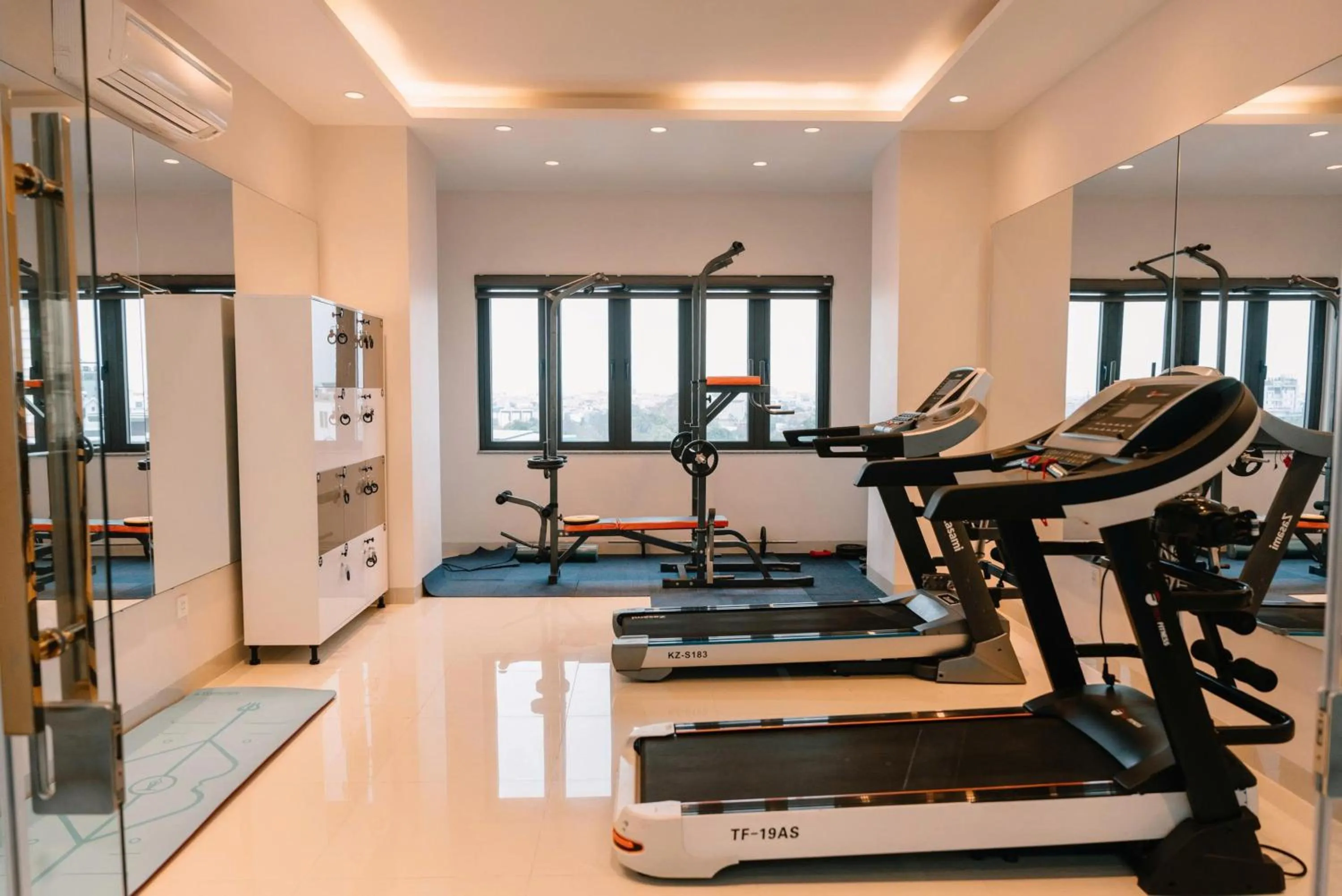 Fitness centre/facilities in Diamond Hotel