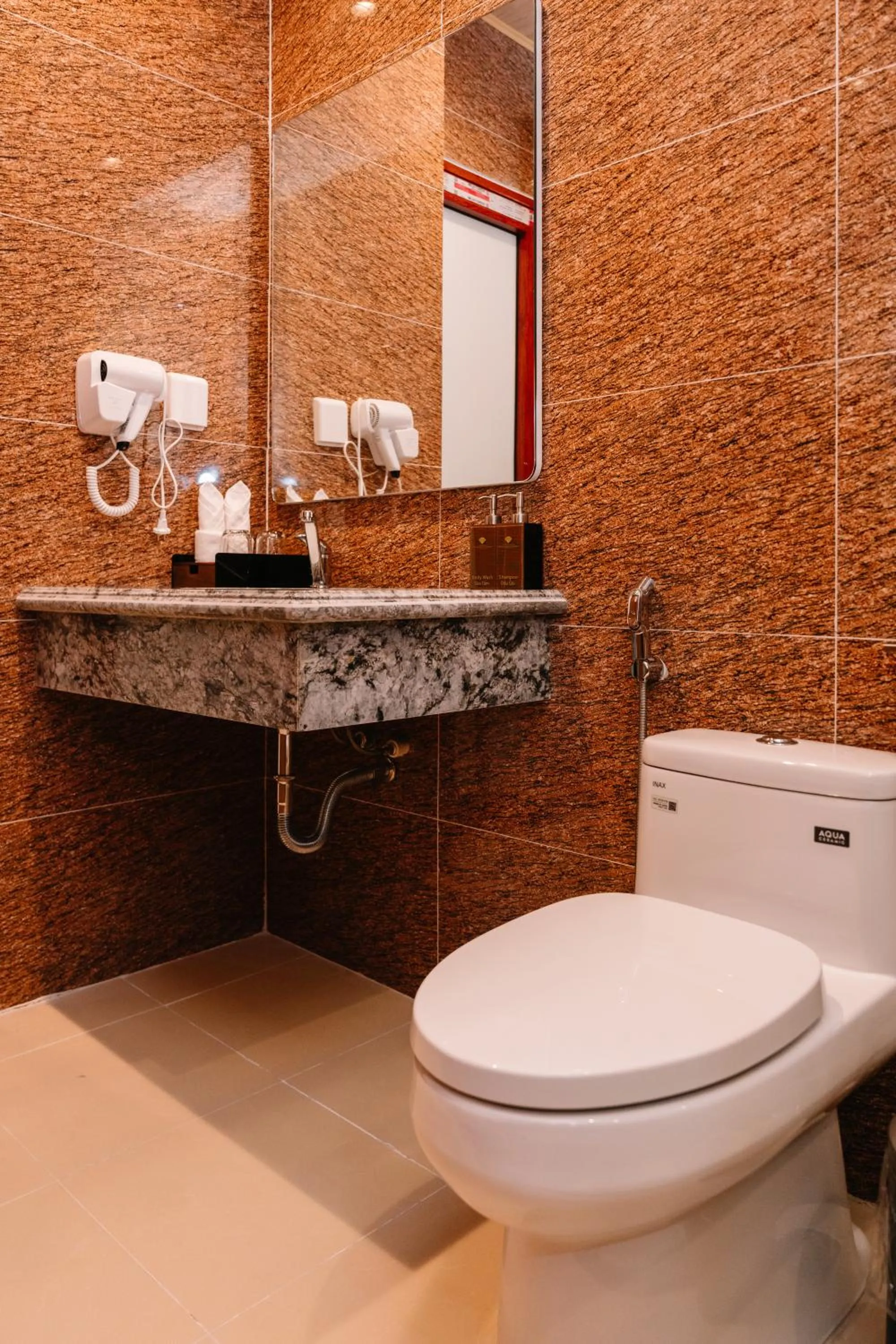 Toilet in Diamond Hotel