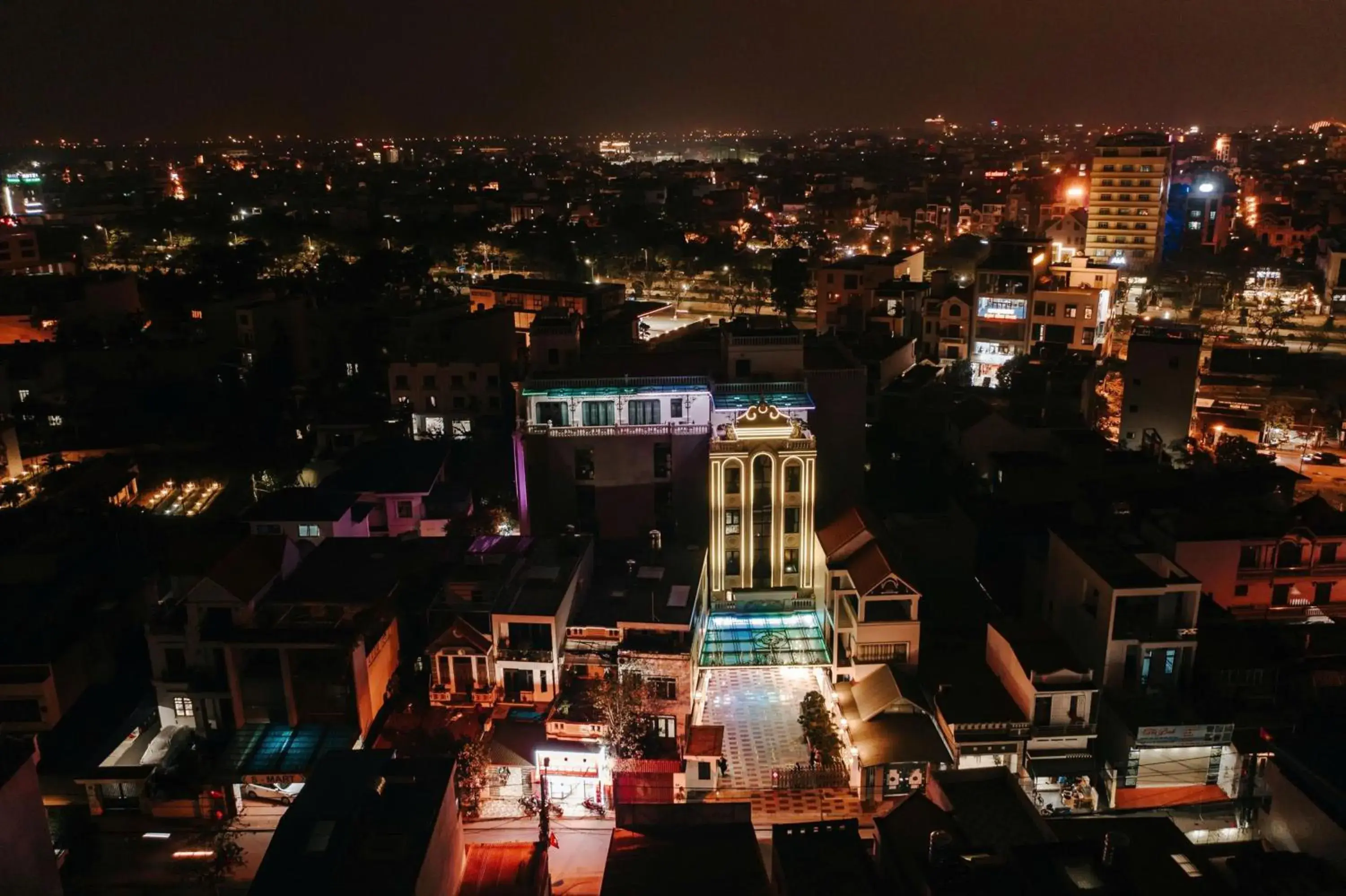 Property building in Diamond Hotel Property building in Diamond Hotel