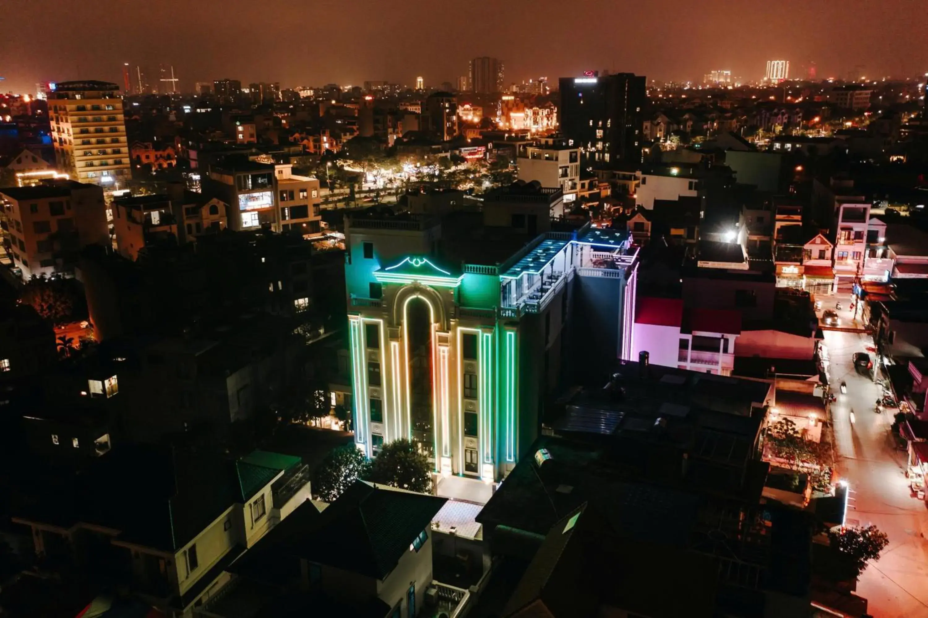 Property building in Diamond Hotel Property building in Diamond Hotel