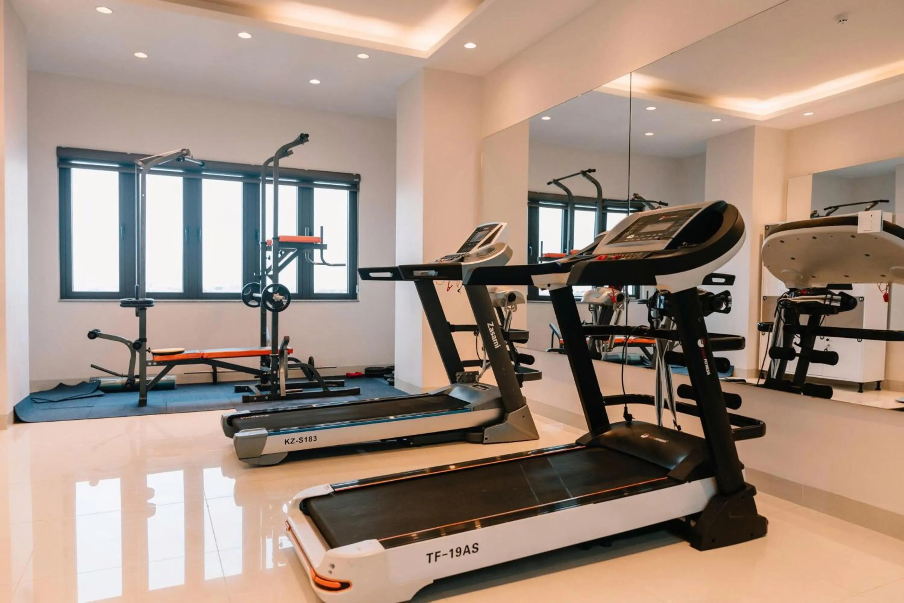 Fitness centre/facilities in Diamond Hotel