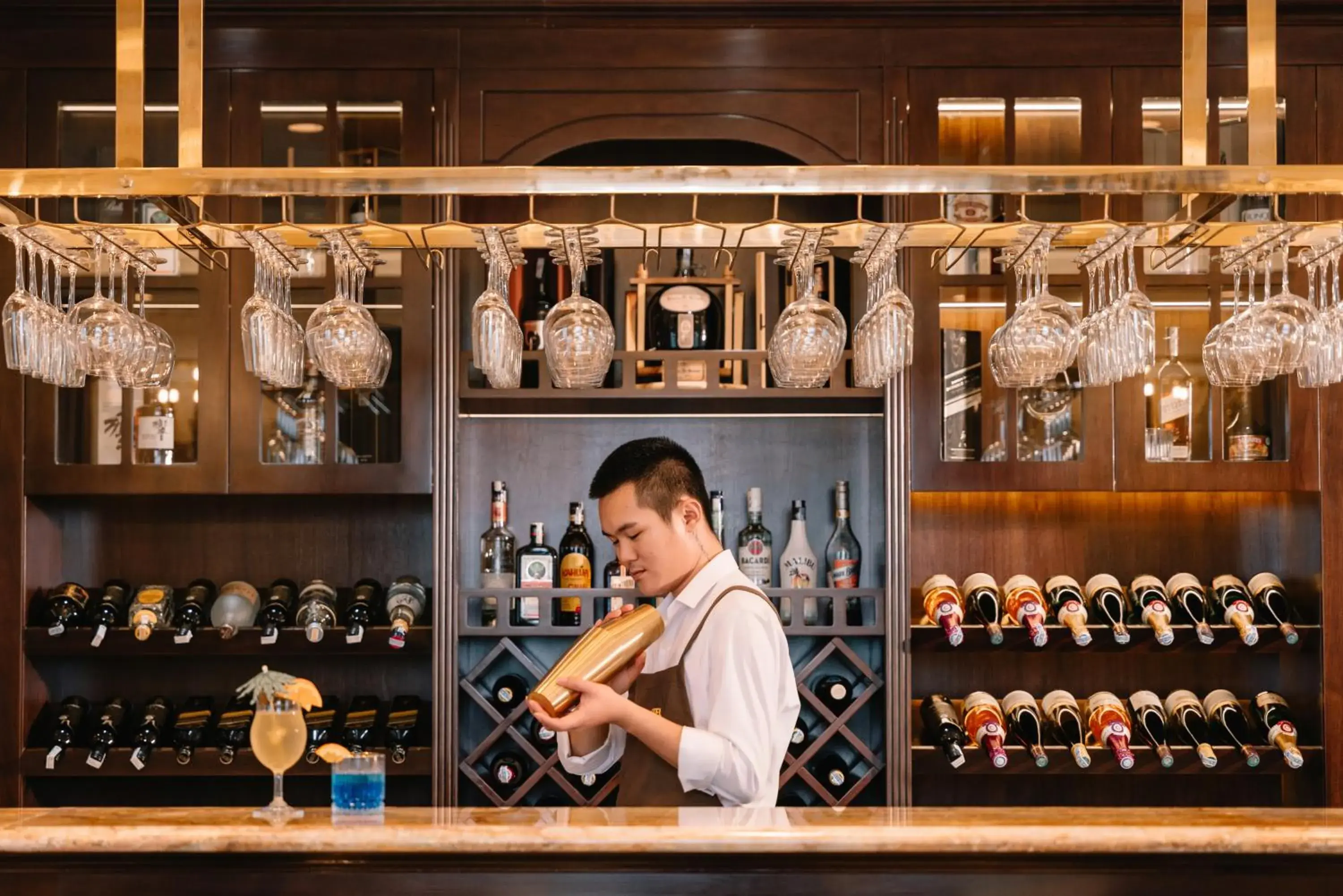 Lounge or bar in Diamond Hotel Lounge or bar in Diamond Hotel