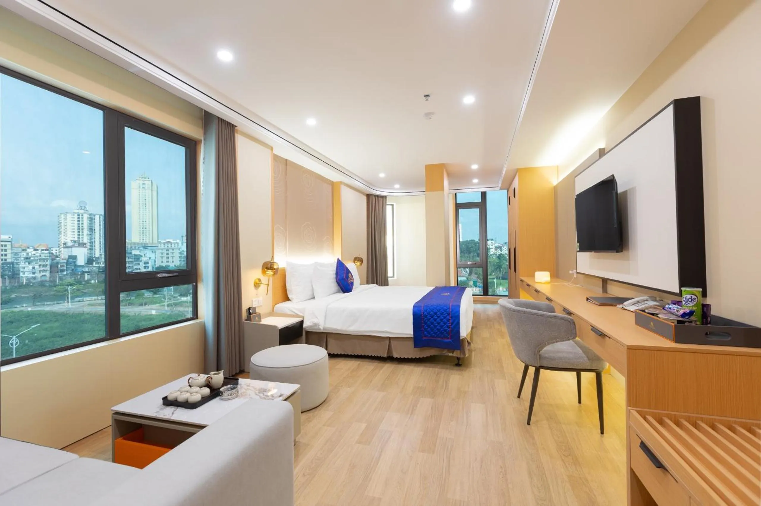 Bed in Sunshine Apartment Hotel