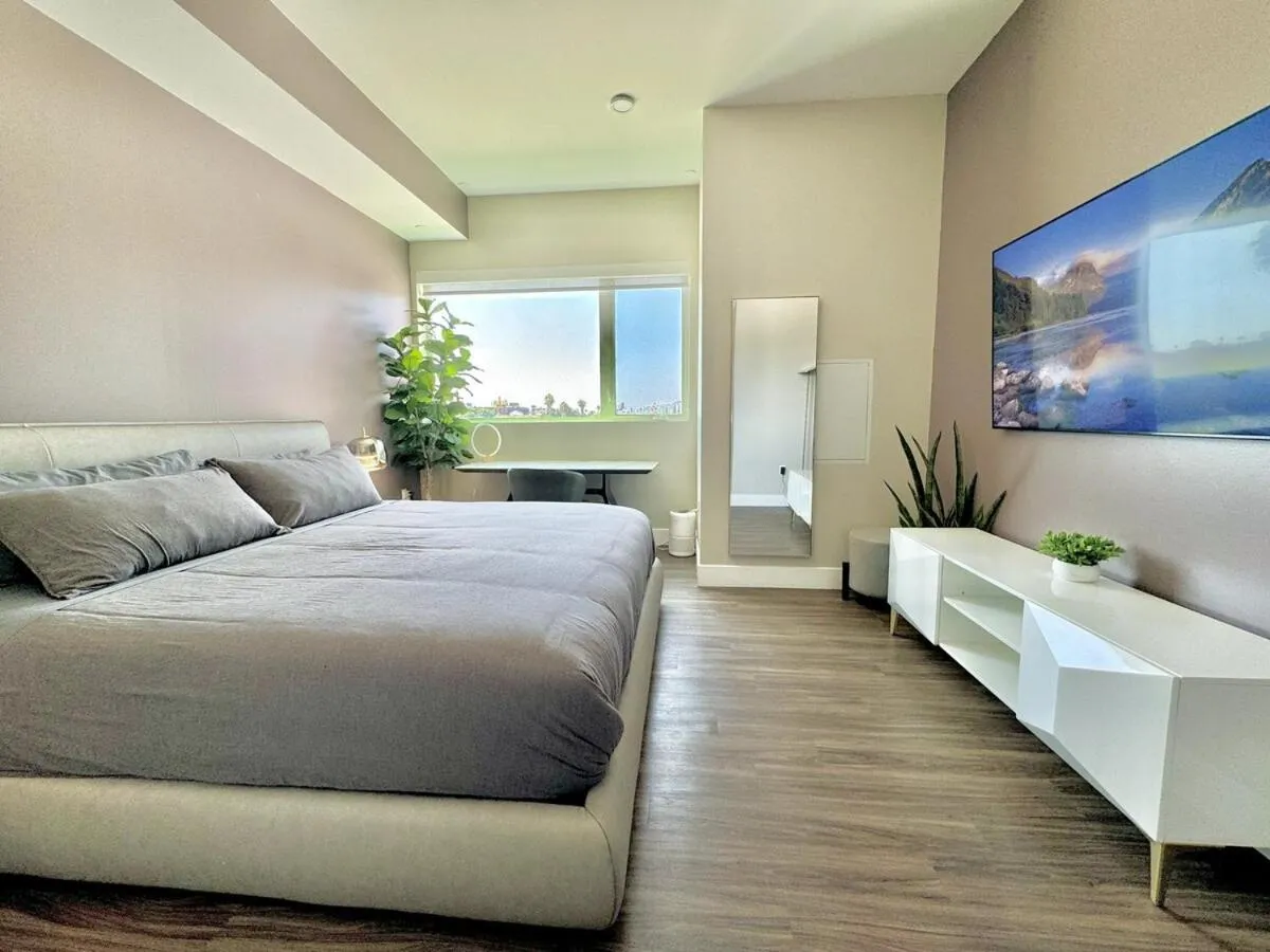 Bed in Large Hollywood Corner 2 Bedroom with Private Balcony