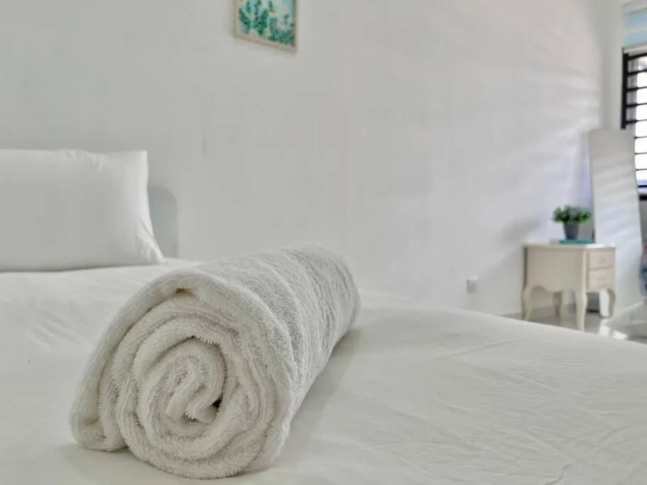 Bed in Homestay Gambang Modern vintage OZZY GUESTHOUSE