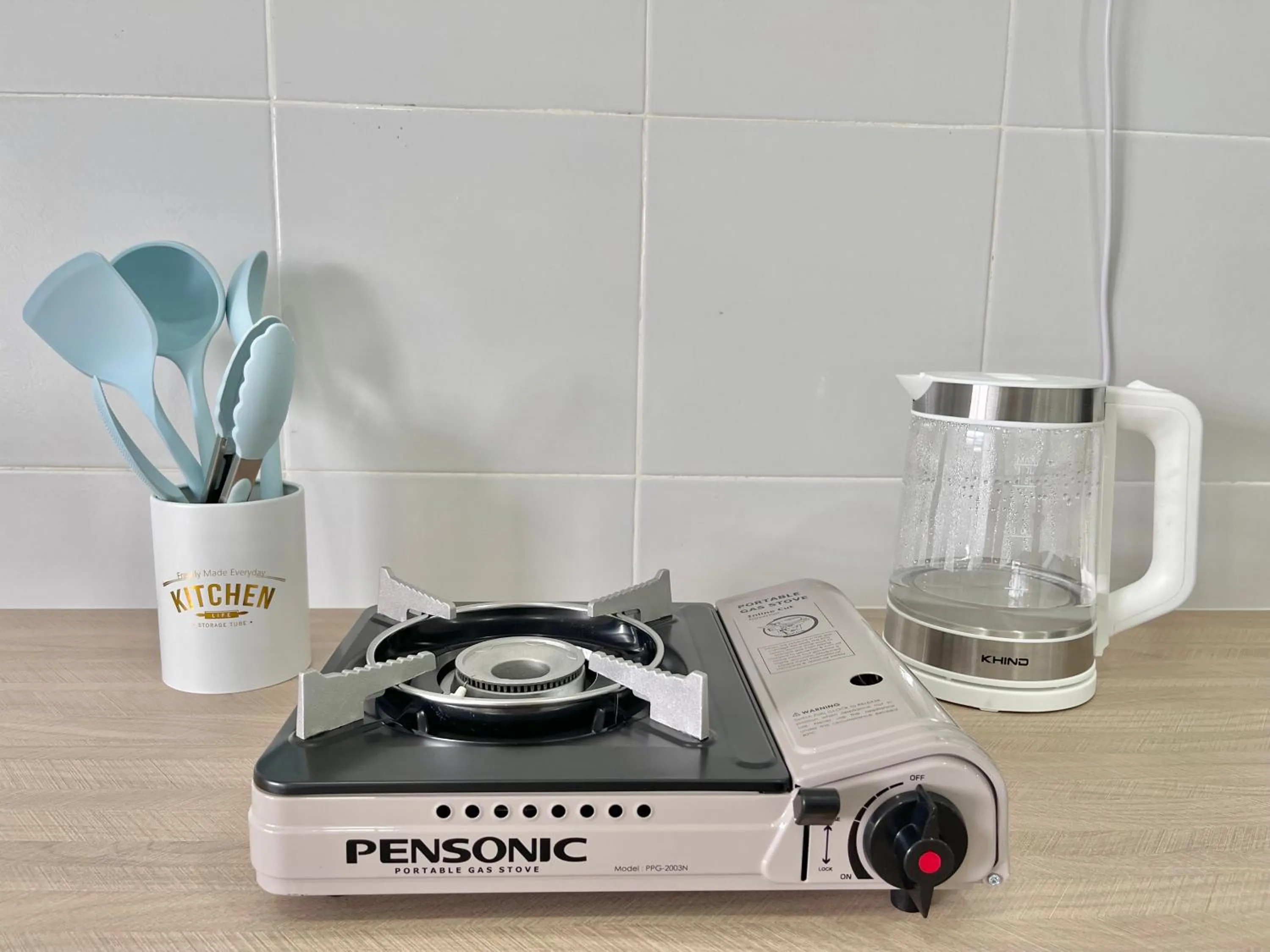 Coffee/tea facilities in Homestay Gambang Modern vintage OZZY GUESTHOUSE