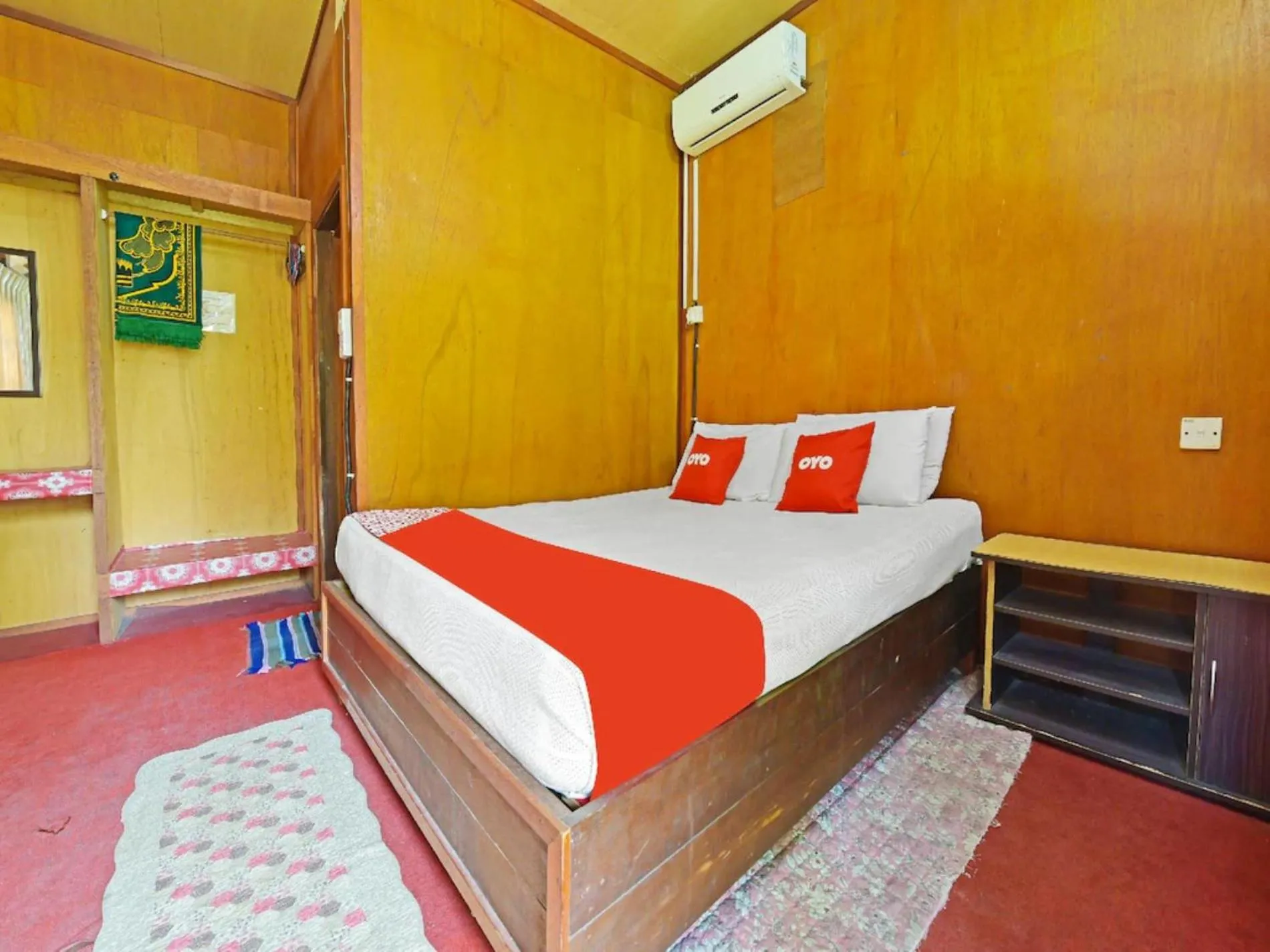 Bed in Pelangi Beach Resort