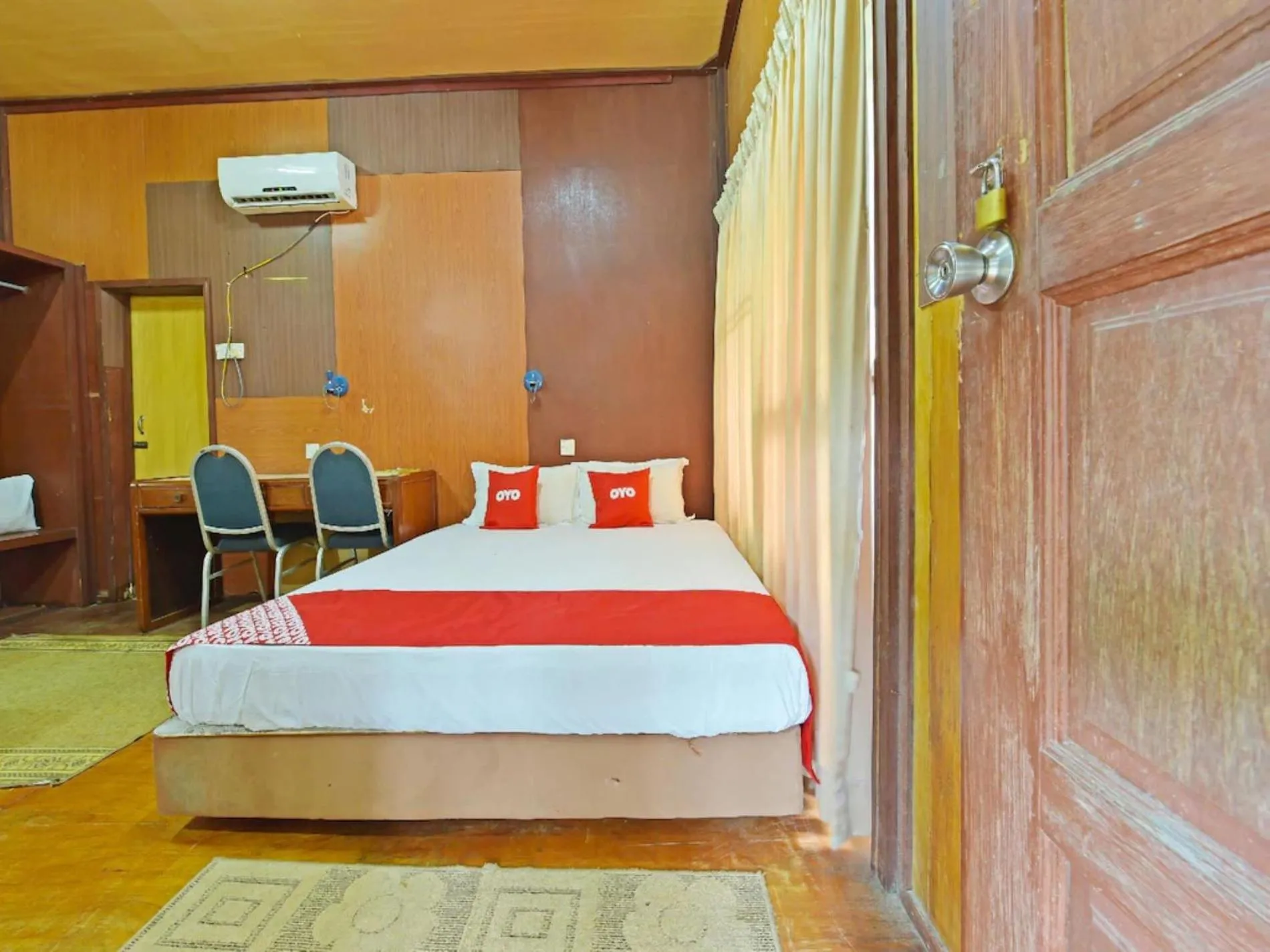 Bed in Pelangi Beach Resort