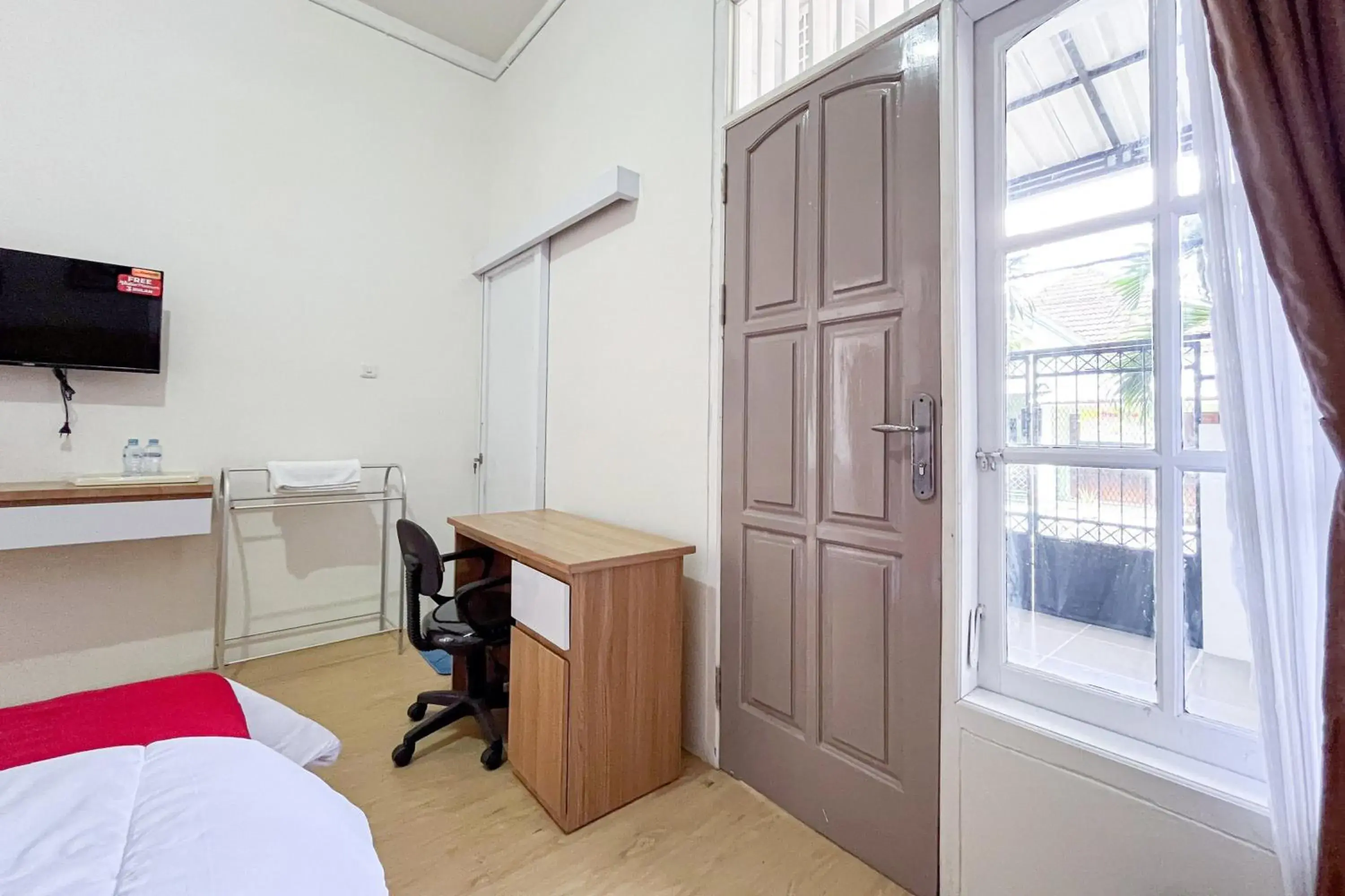 Bedroom, Bed in RedDoorz Syariah @ Jl. Candi Kalasan Bedroom, Bed in RedDoorz Syariah @ Jl. Candi Kalasan