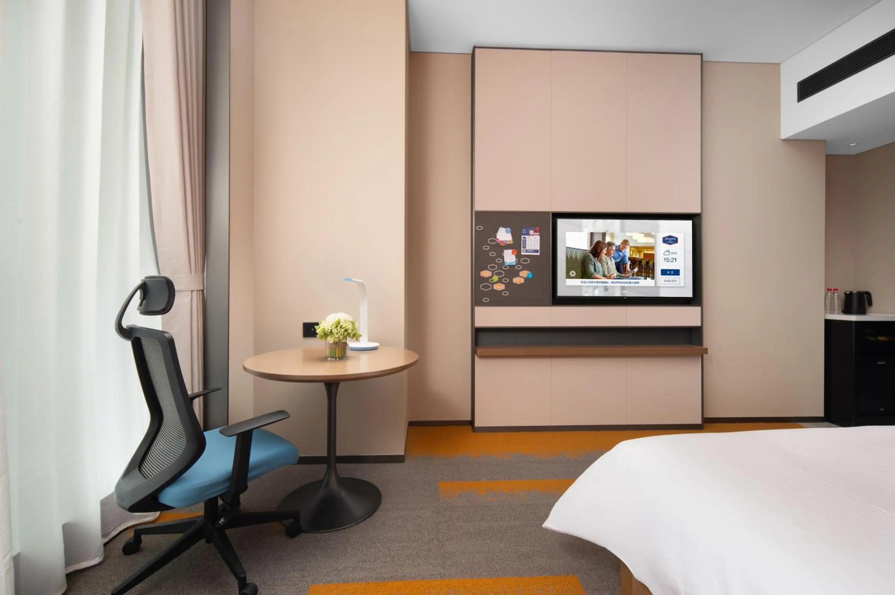 TV and multimedia, Bed in Hampton by Hilton Foshan Shunde Beijiao