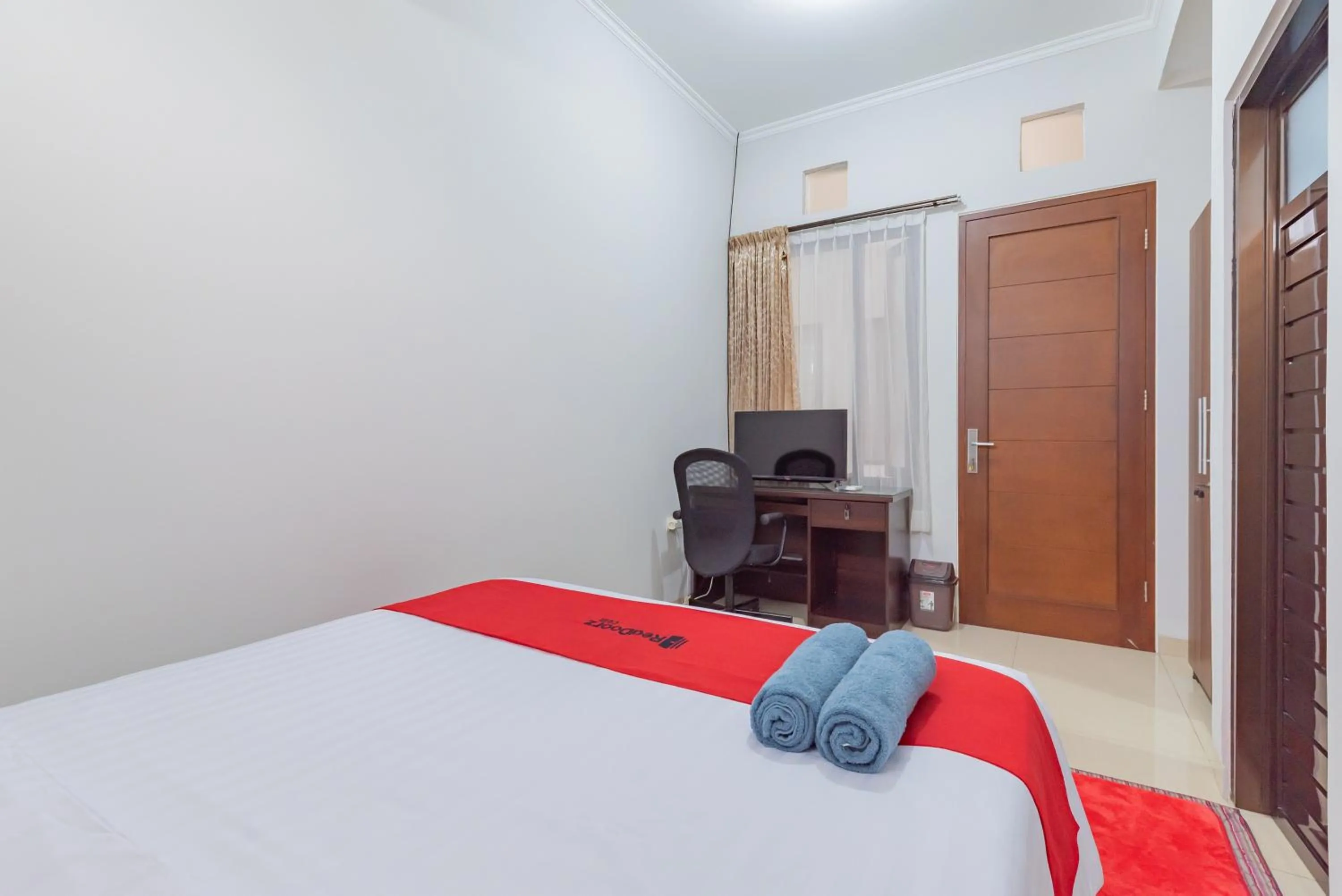 Reddoorz near Kiara Artha Park