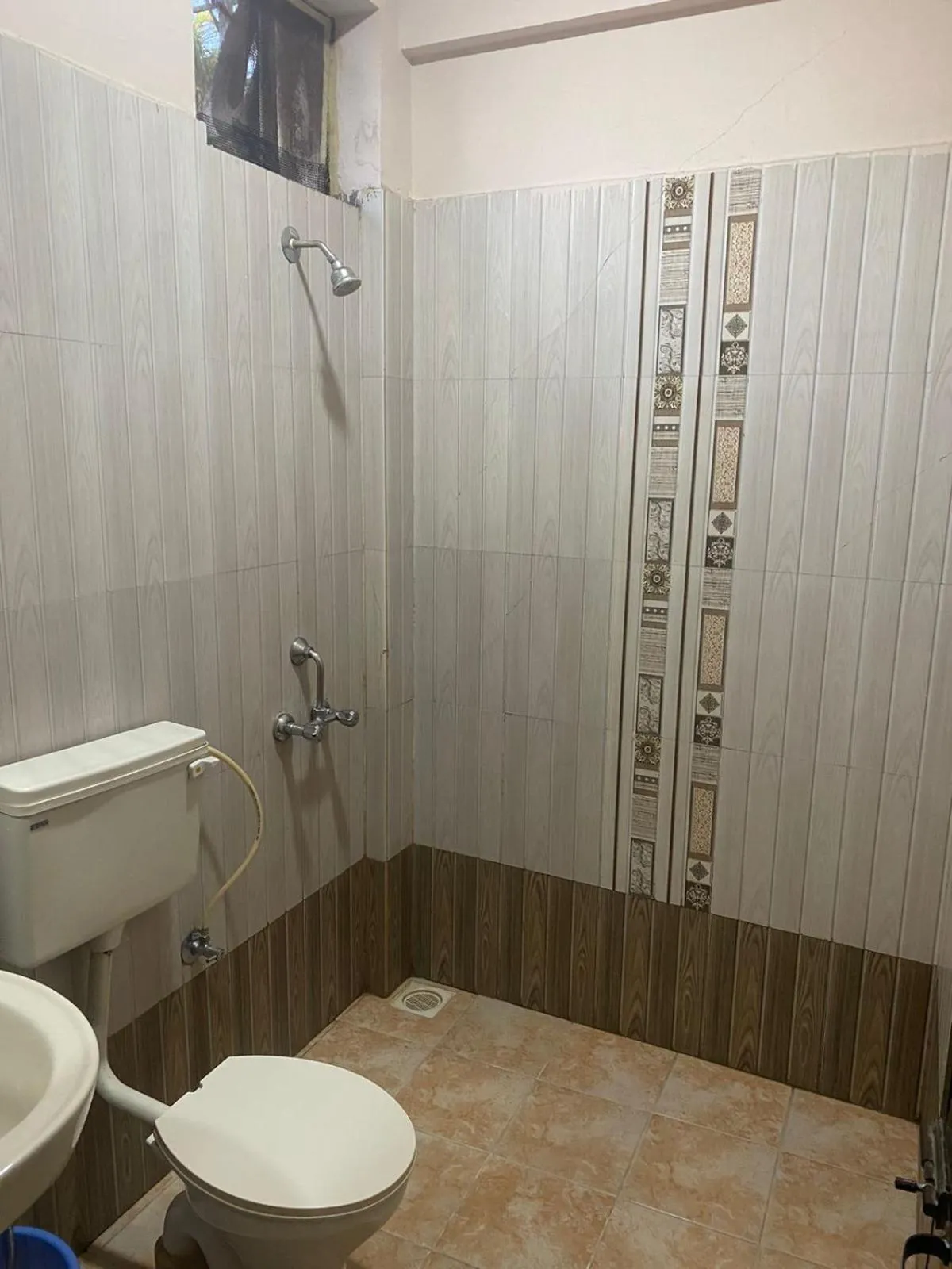 Shower in Hotel Beach Avenue