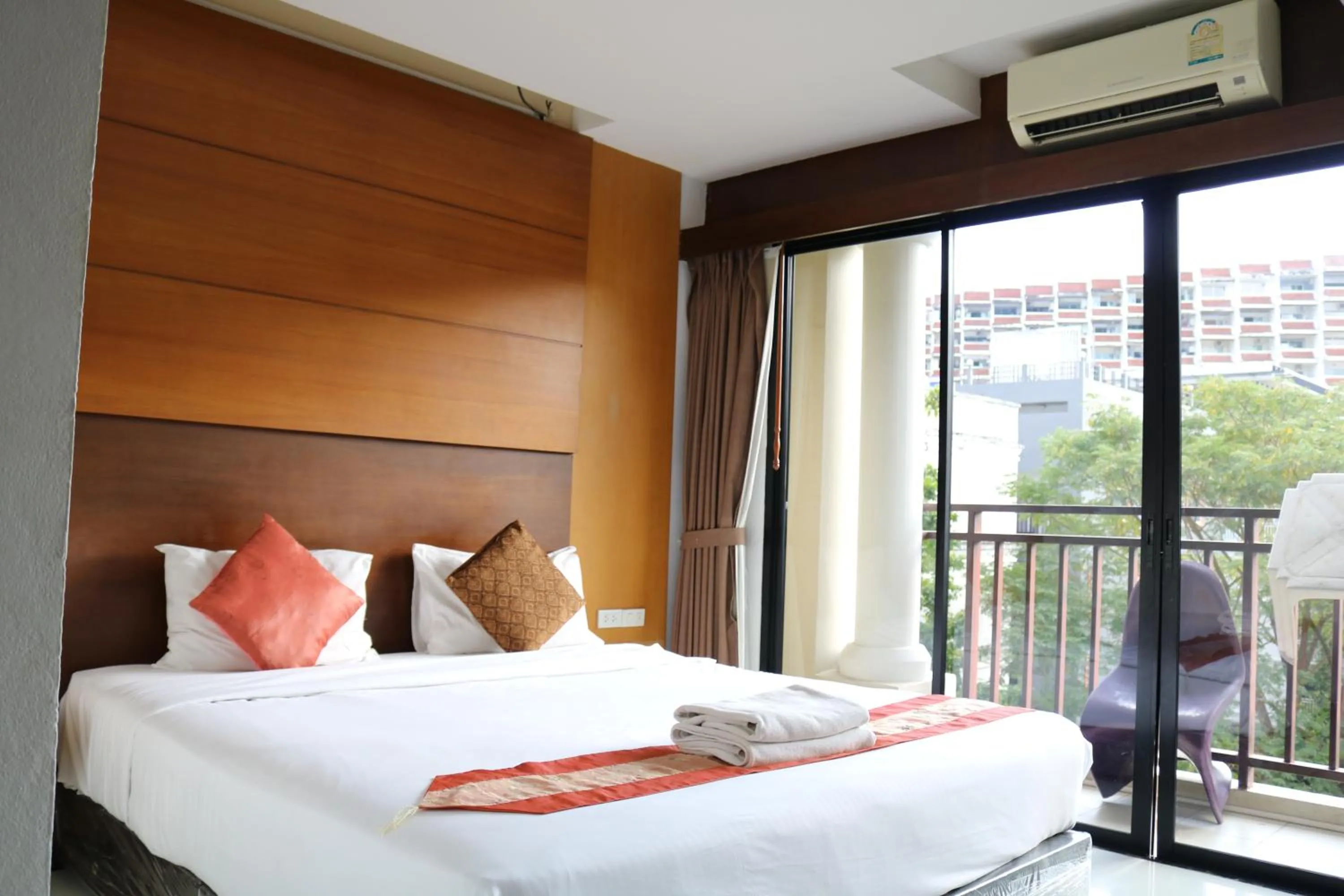Diamond Crown Hotel