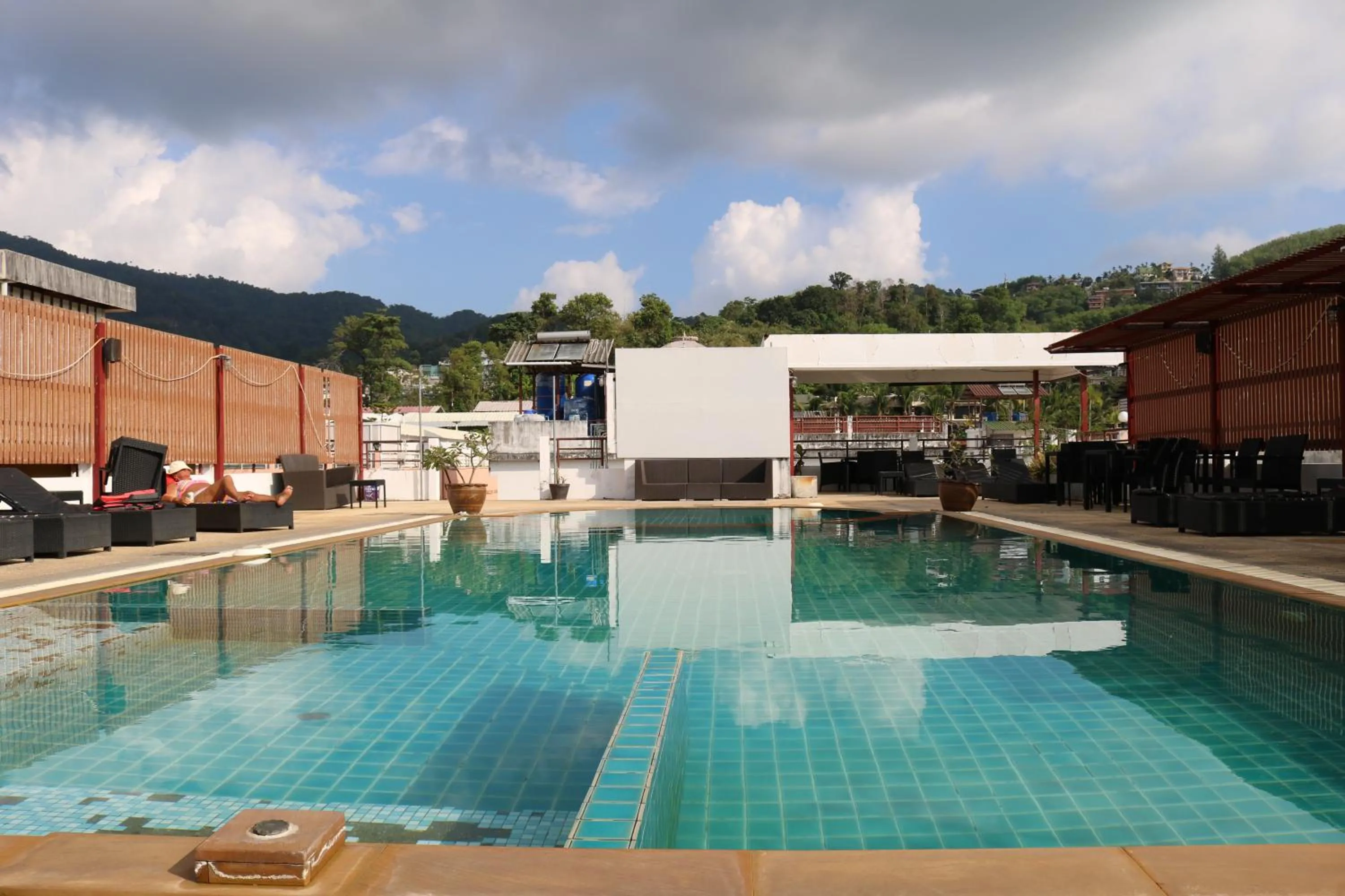 Diamond Crown Hotel