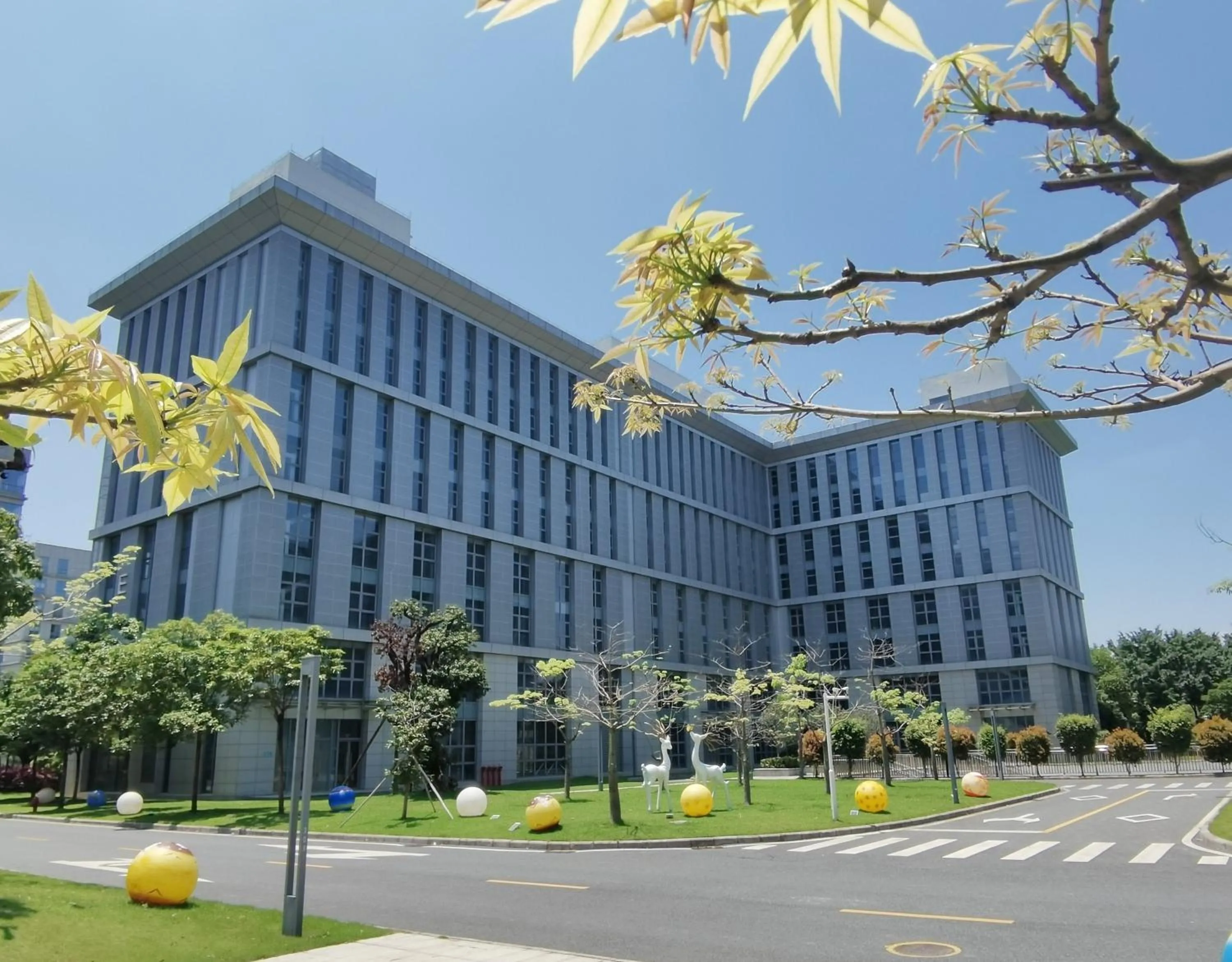 Garden in Guangzhou Baiyun Airport Yunzhi Hotel near Terminal One - Complimentary Shuttle Bus between hotel to Canton Fair Complex during Canton Fair