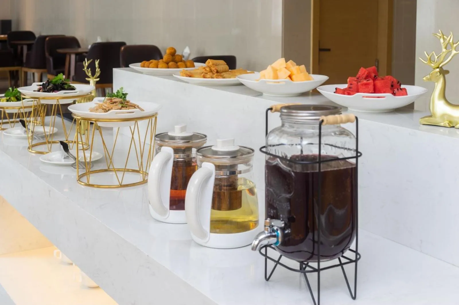 Food and drinks in Guangzhou Baiyun Airport Yunzhi Hotel near Terminal One - Complimentary Shuttle Bus between hotel to Canton Fair Complex during Canton Fair