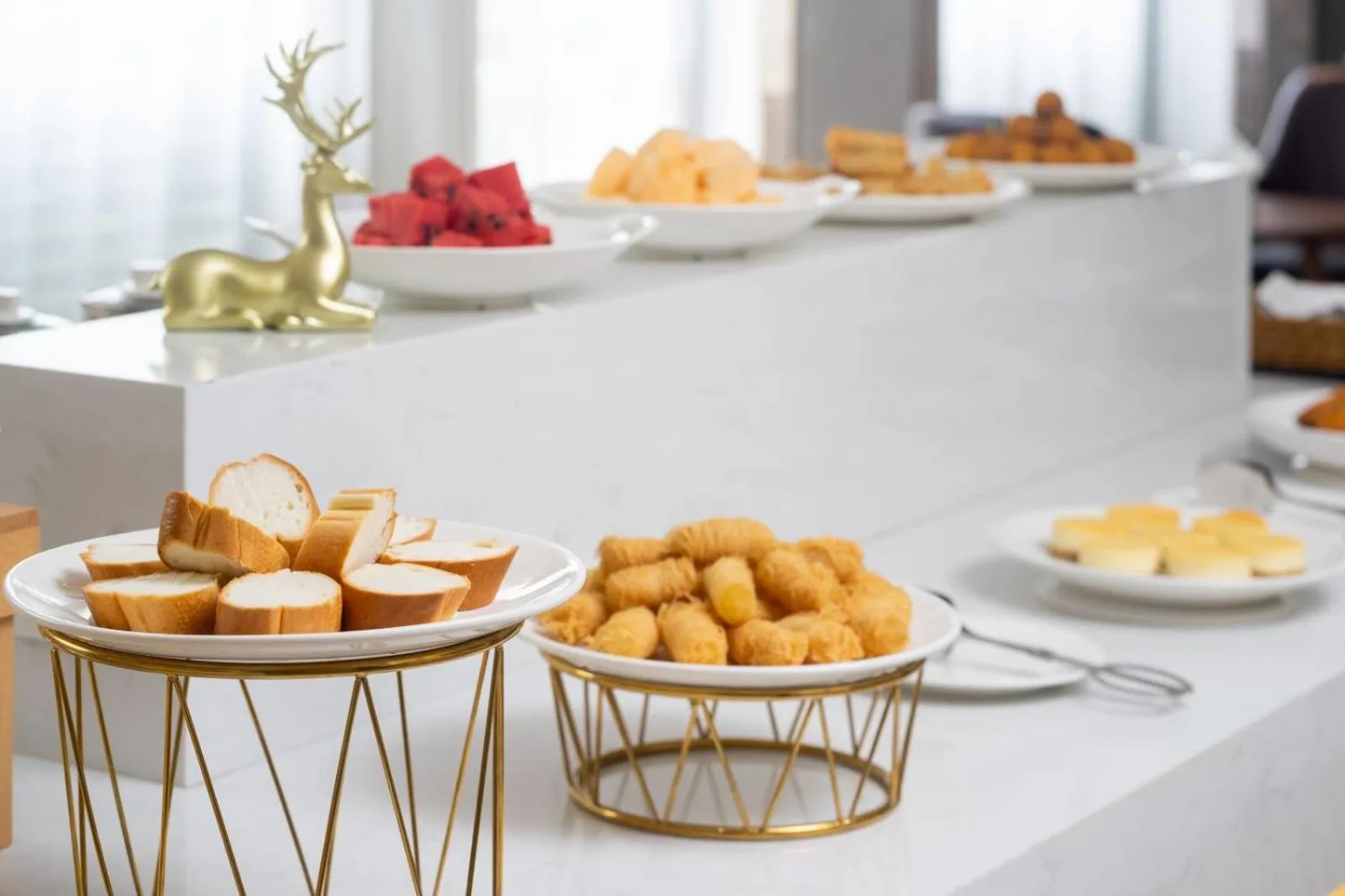Food and drinks in Guangzhou Baiyun Airport Yunzhi Hotel near Terminal One - Complimentary Shuttle Bus between hotel to Canton Fair Complex during Canton Fair